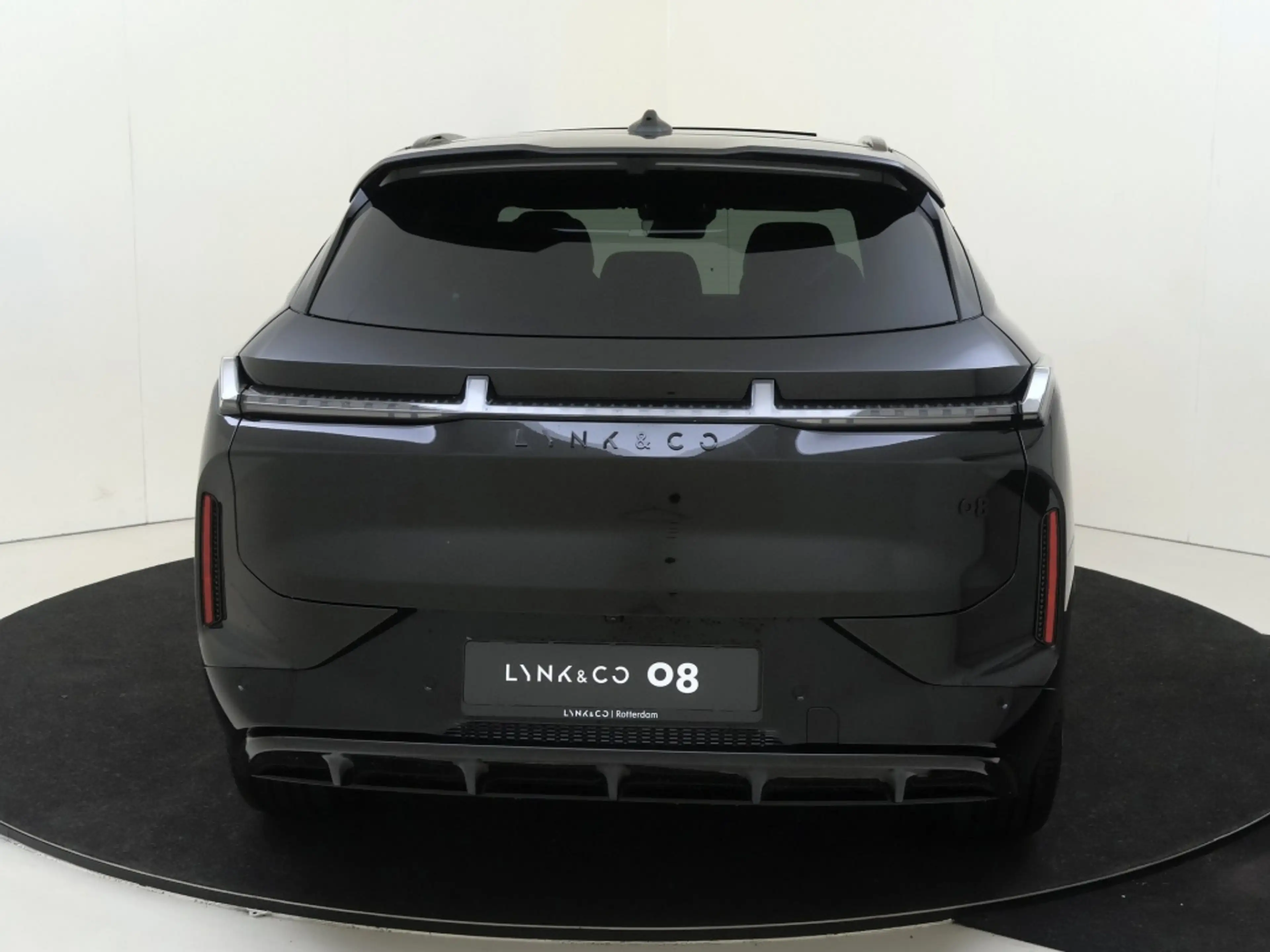 Lynk & Co 08 MORE | BLACK EDITION | Panoramadak — photo 5