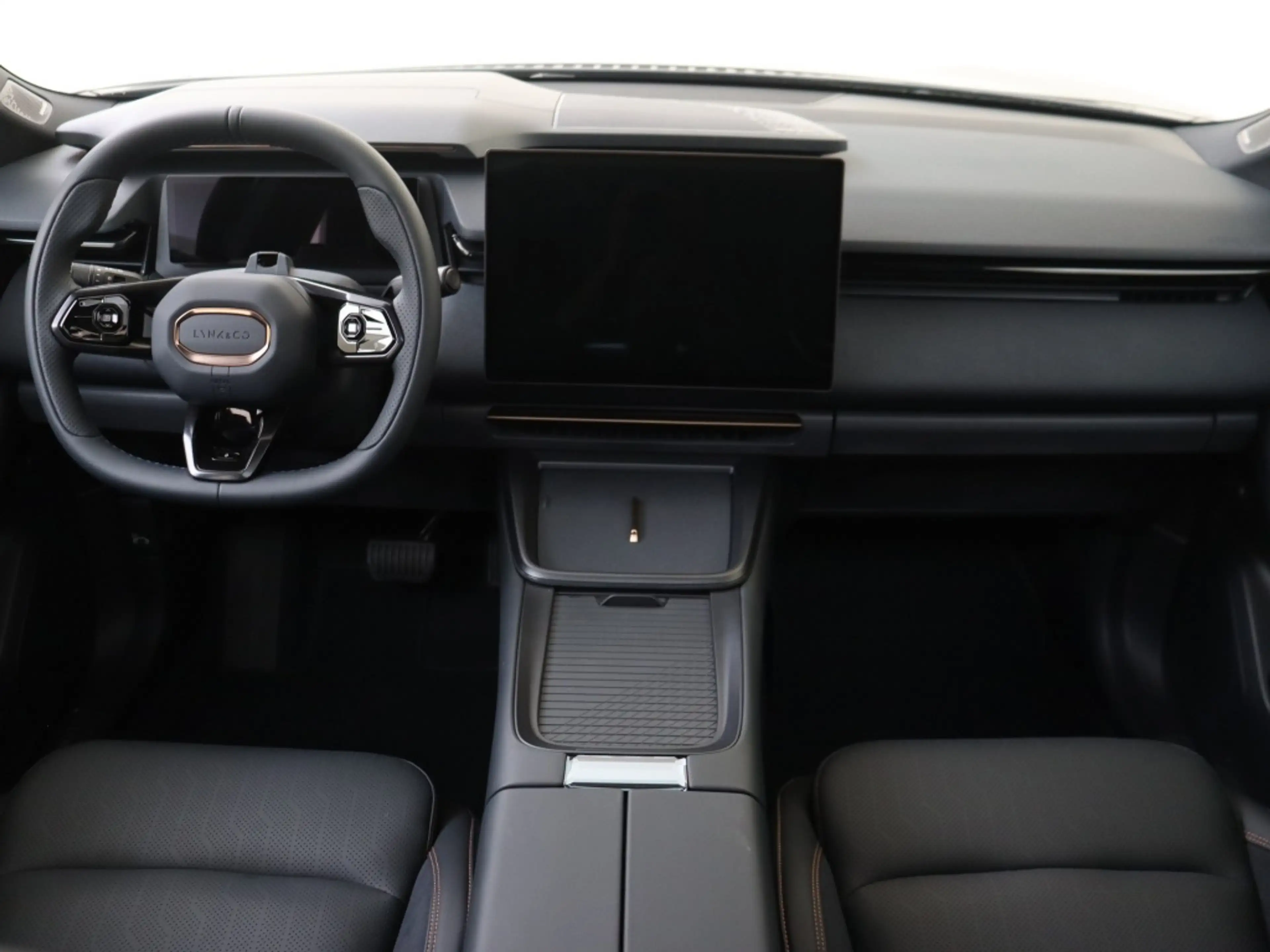 Lynk & Co 08 MORE | BLACK EDITION | Panoramadak — photo 10