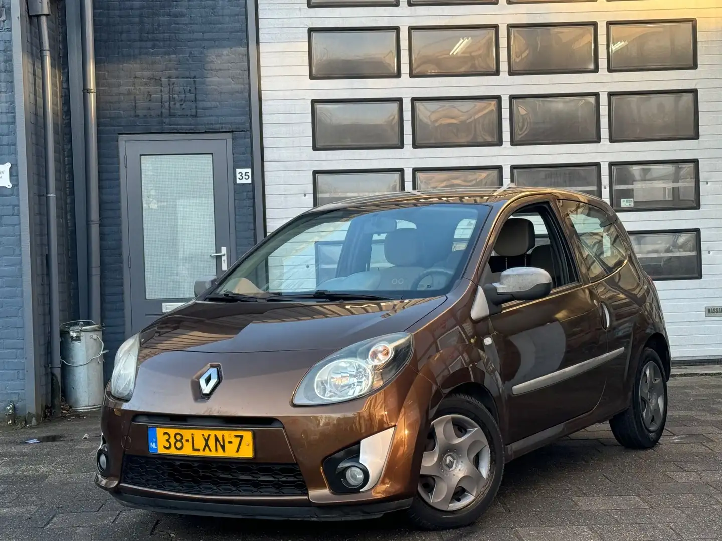 Renault Twingo 1.2-16V Authentique | Elek-Pakket | Airco | NW APK Brown - 1