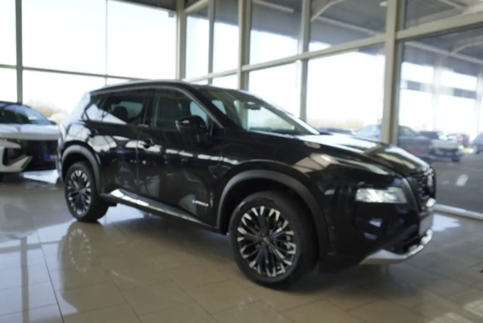Nissan X-Trail Tekna 1.5 VC-T e-POWER e-4ORCE UPE=57000 Euro Schwarz - 2