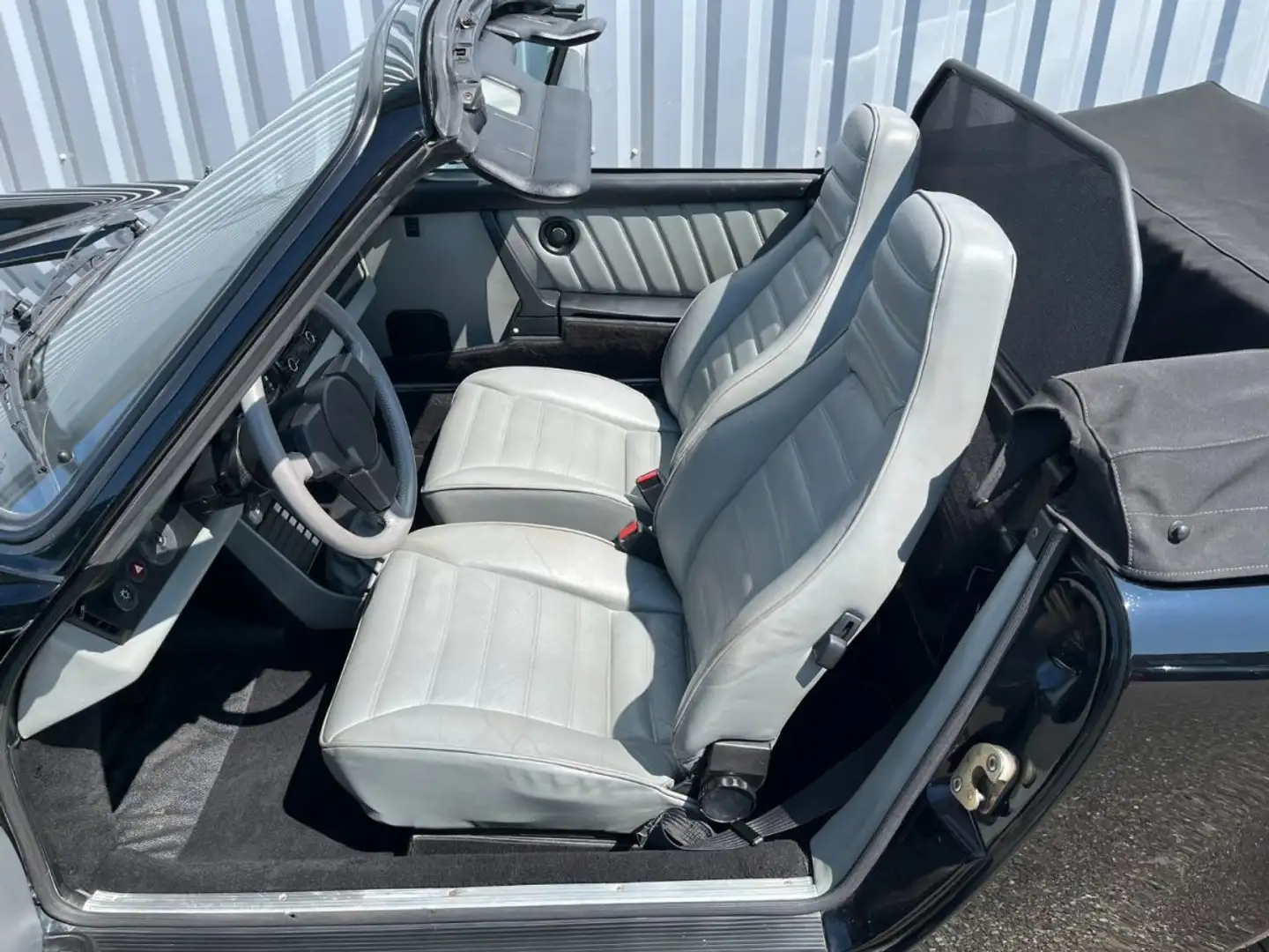 Porsche 911 3,2 Carrera Cabriolet Black - 2