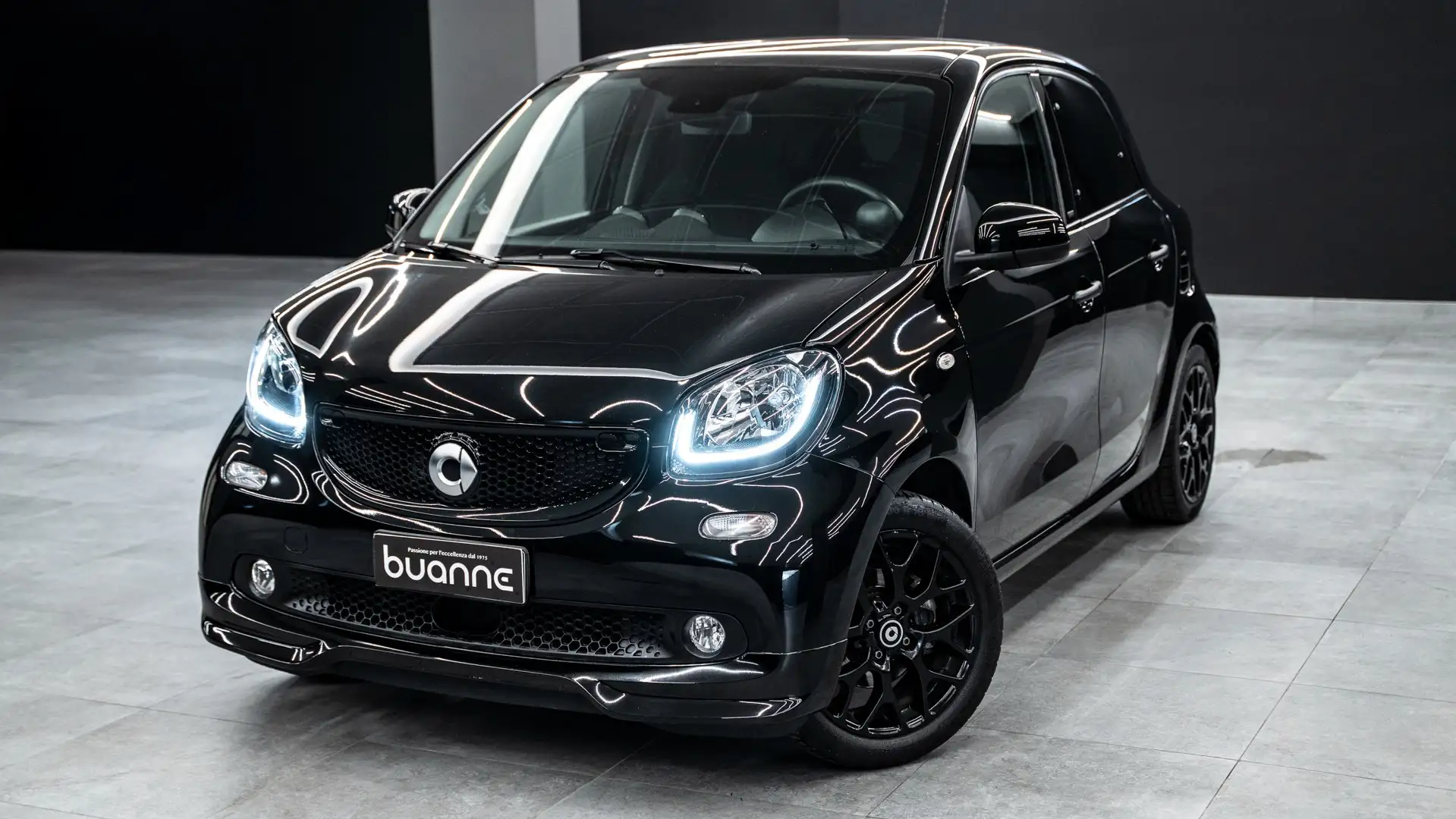 smart forFour 0.9 T 90CV SUPERPASSION TWINAMIC LED NAVI PANO ITA Negro - 1