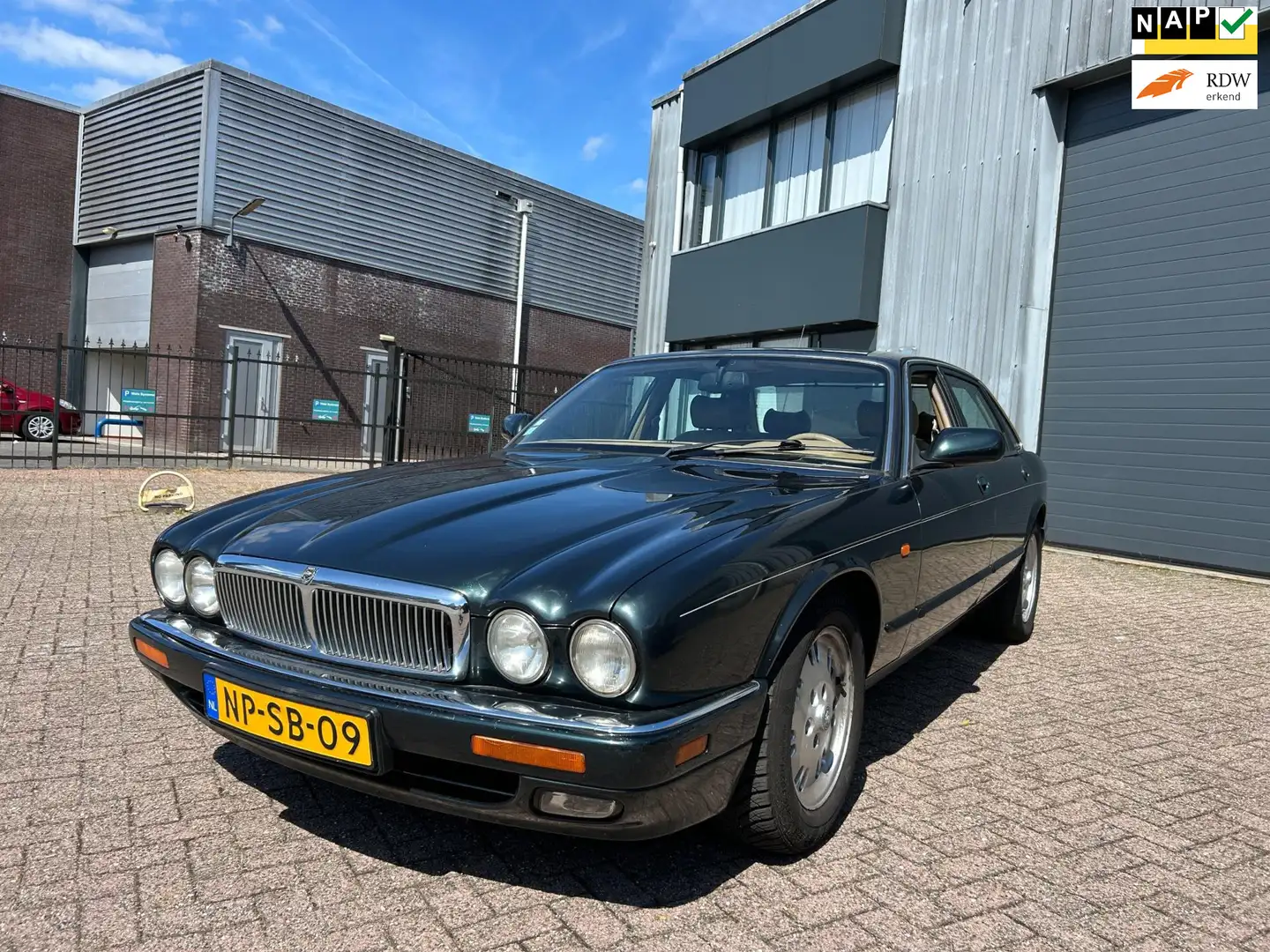 Jaguar XJ 3.2 aut ,airco ,leer,lmv ,nieuwe apk Groen - 1
