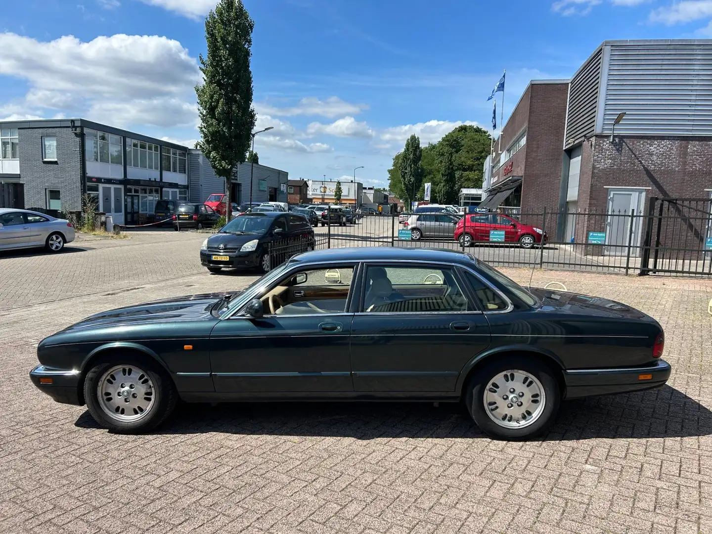 Jaguar XJ 3.2 aut ,airco ,leer,lmv ,nieuwe apk Groen - 2