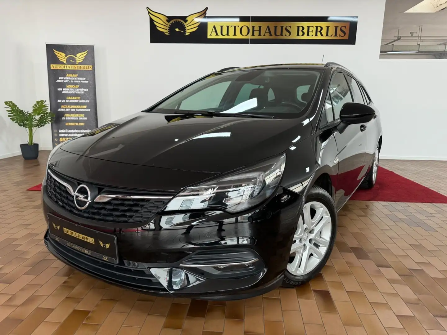 Opel Astra K Sports Tourer Business 1.5/2.HND/SCKHFT/ Schwarz - 1