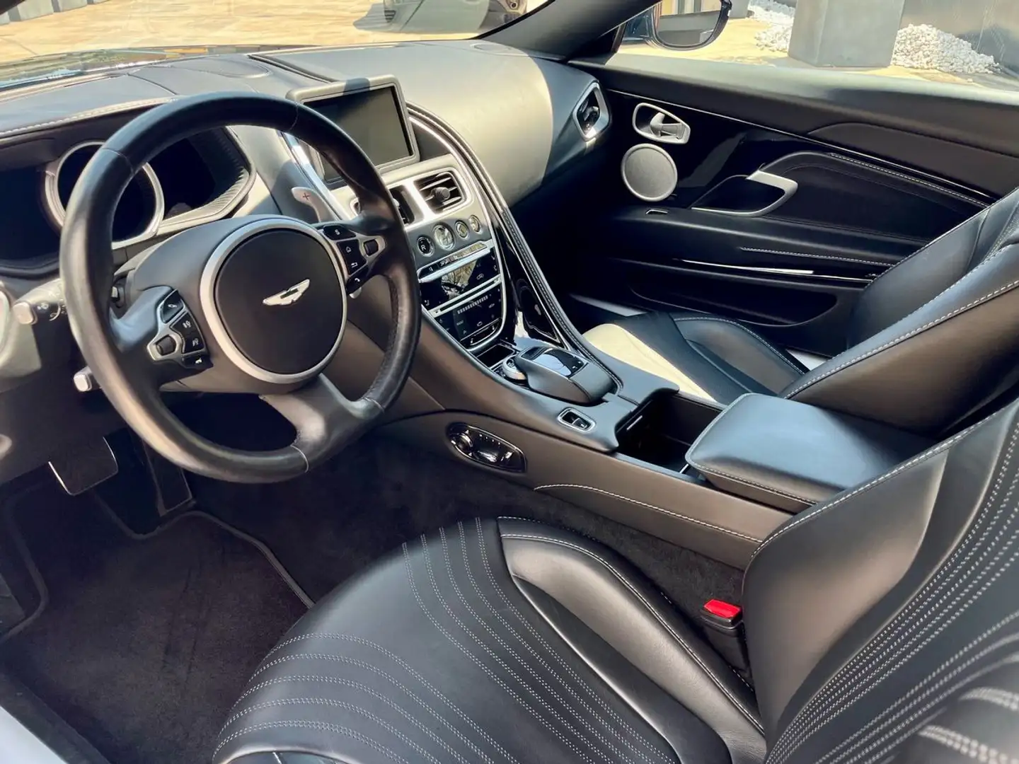 Aston Martin DB11 Coupe 4.0 V8 auto Nero - 2