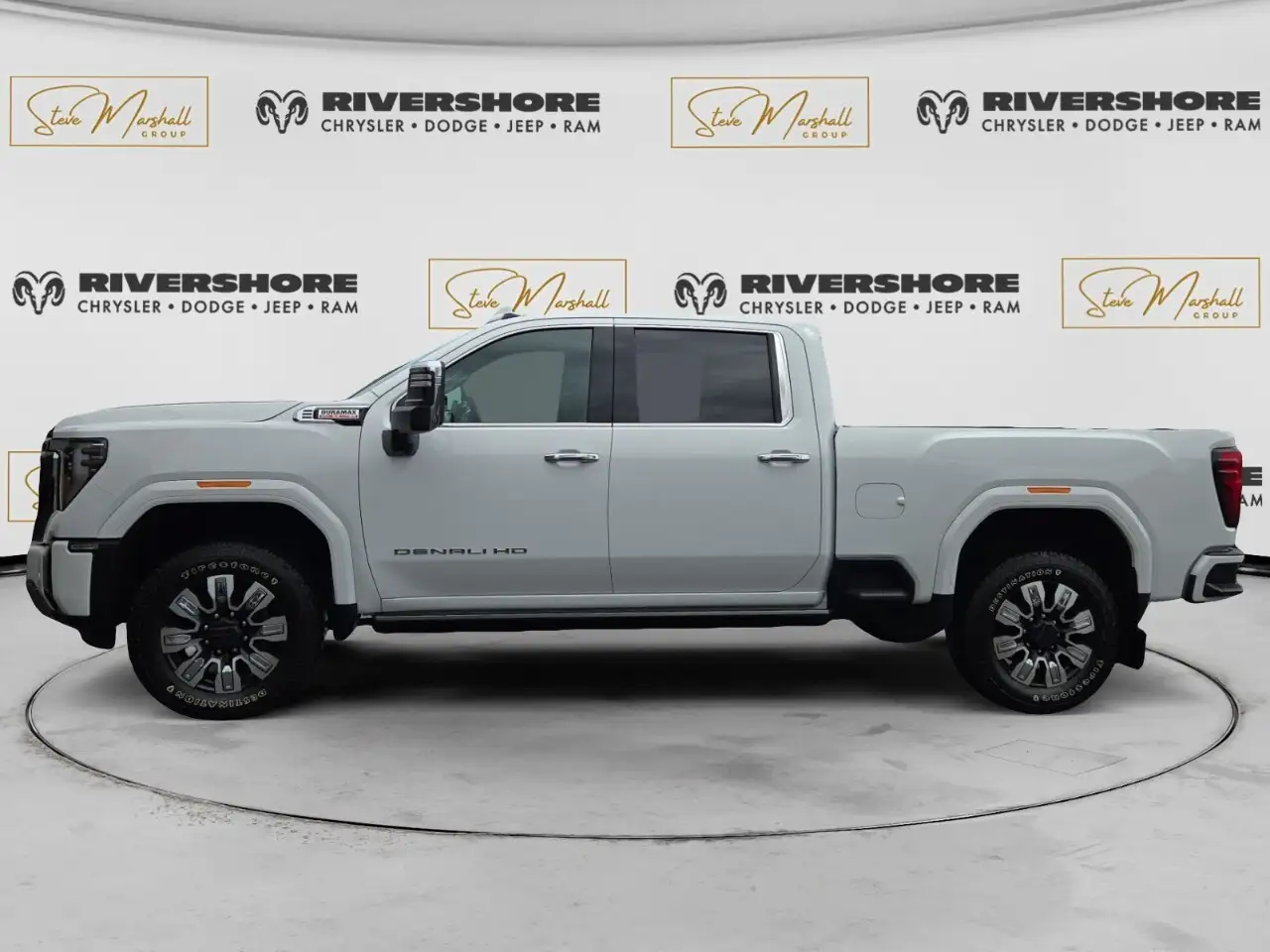 GMC Sierra 3500HD снимка GMC Sierra 3500HD