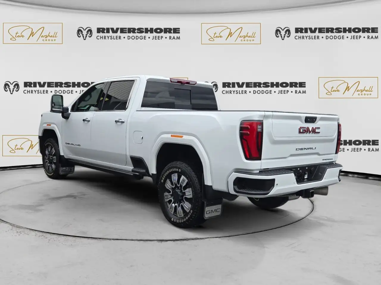 GMC Sierra 3500HD снимка GMC Sierra 3500HD