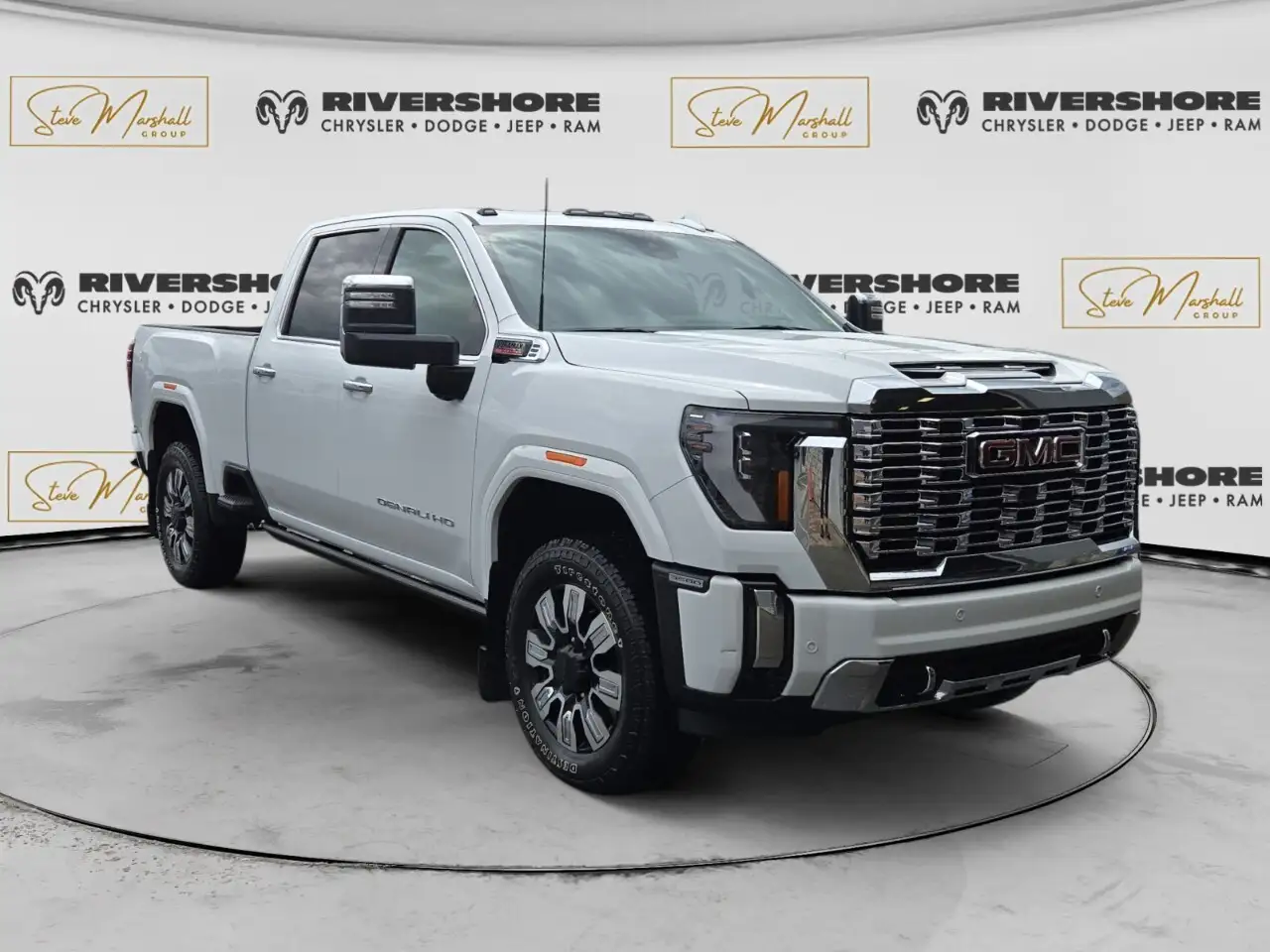 GMC Sierra 3500HD снимка GMC Sierra 3500HD