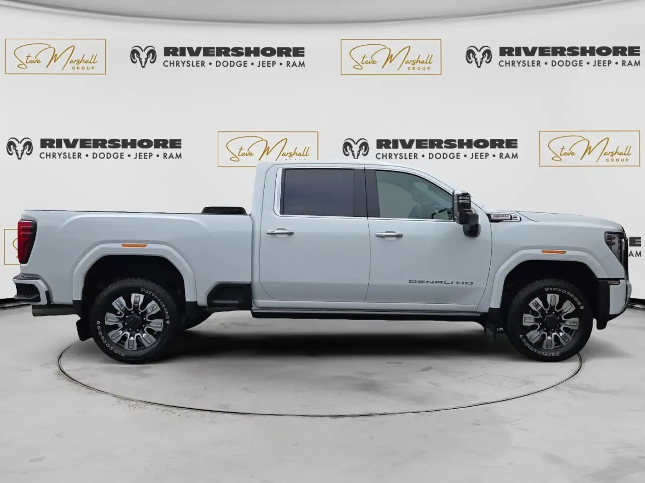 GMC Sierra 3500HD снимка GMC Sierra 3500HD