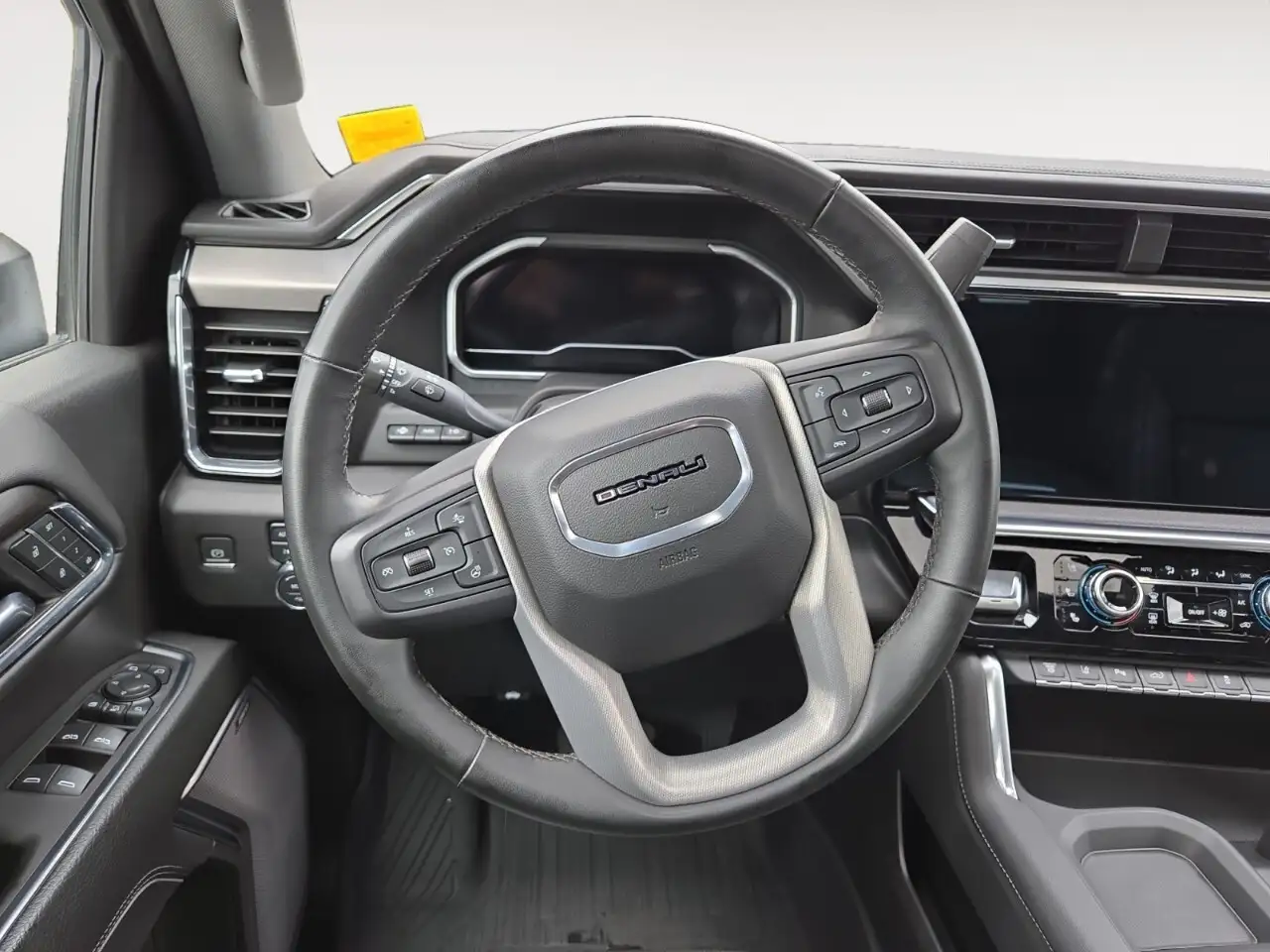 GMC Sierra 3500HD снимка GMC Sierra 3500HD
