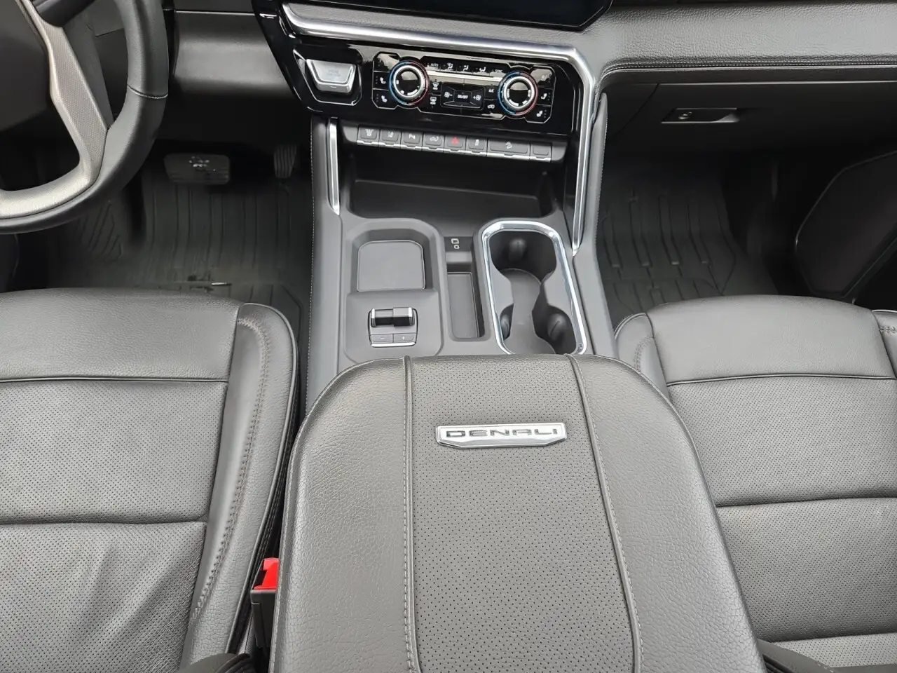 GMC Sierra 3500HD снимка GMC Sierra 3500HD