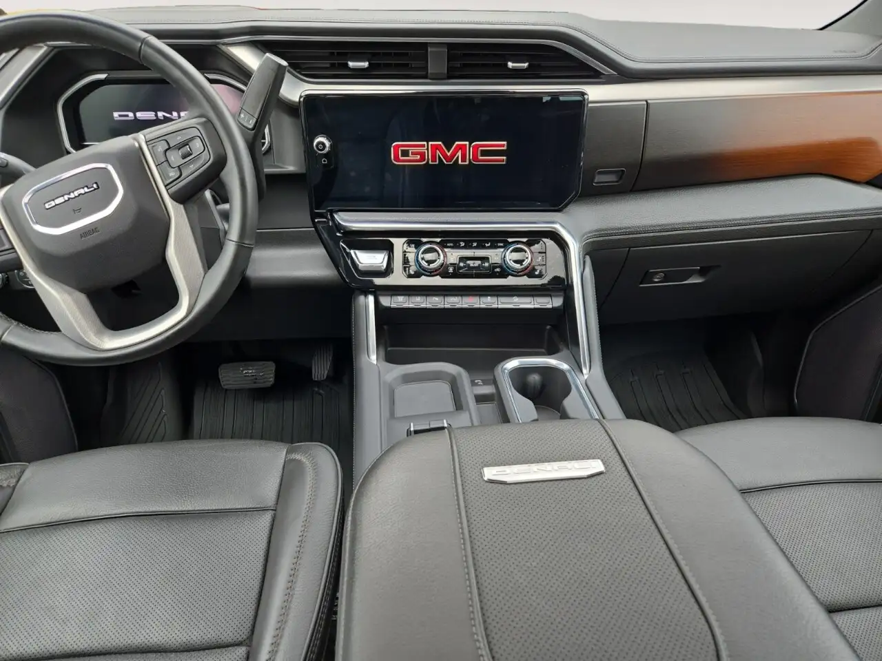 GMC Sierra 3500HD снимка GMC Sierra 3500HD