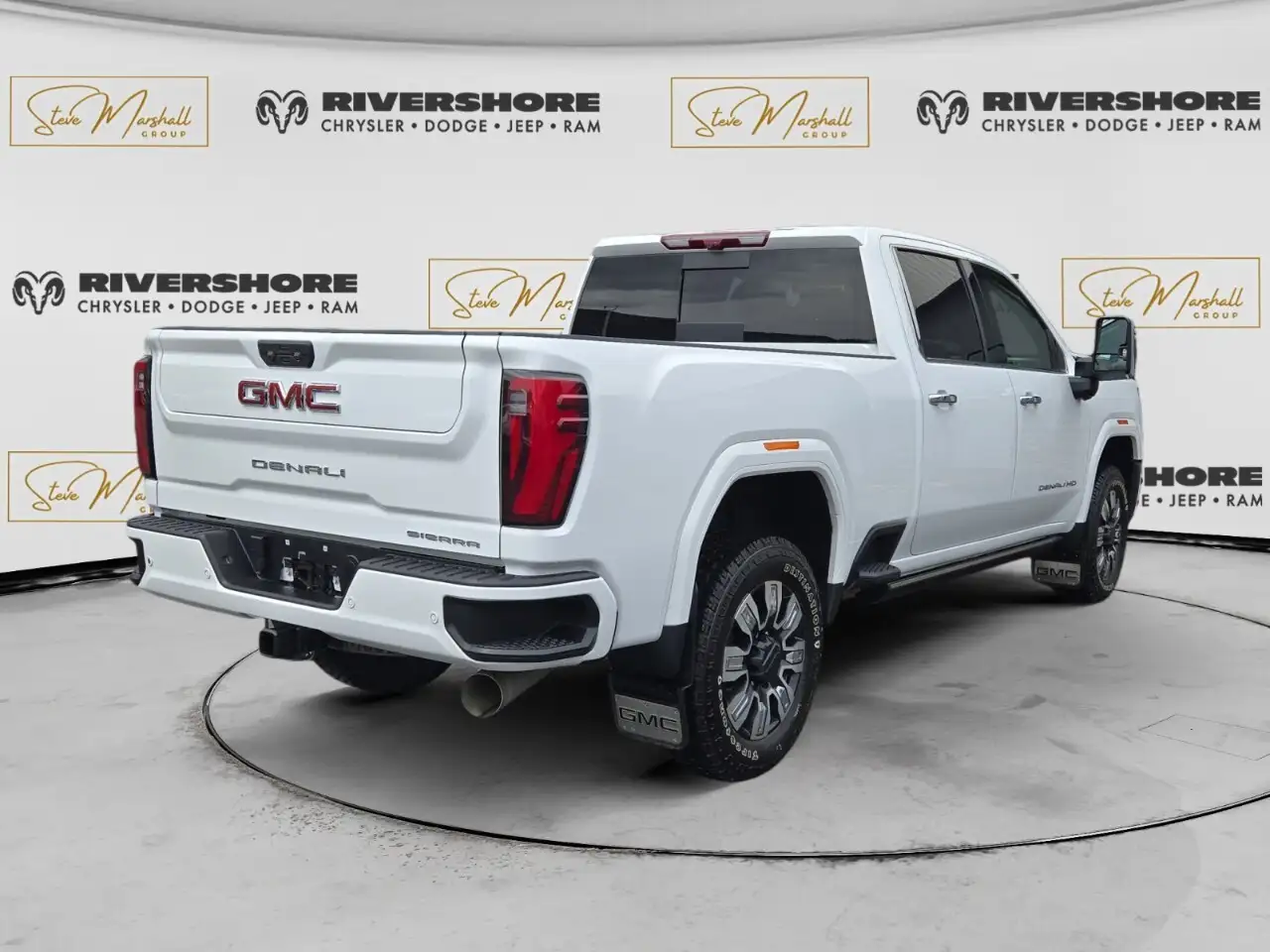 GMC Sierra 3500HD снимка GMC Sierra 3500HD