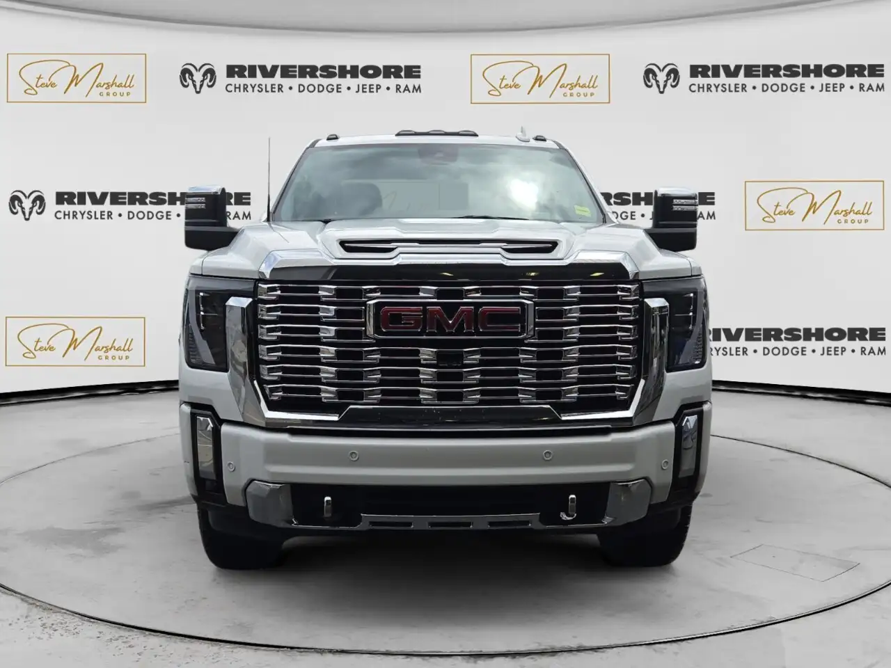 GMC Sierra 3500HD снимка GMC Sierra 3500HD