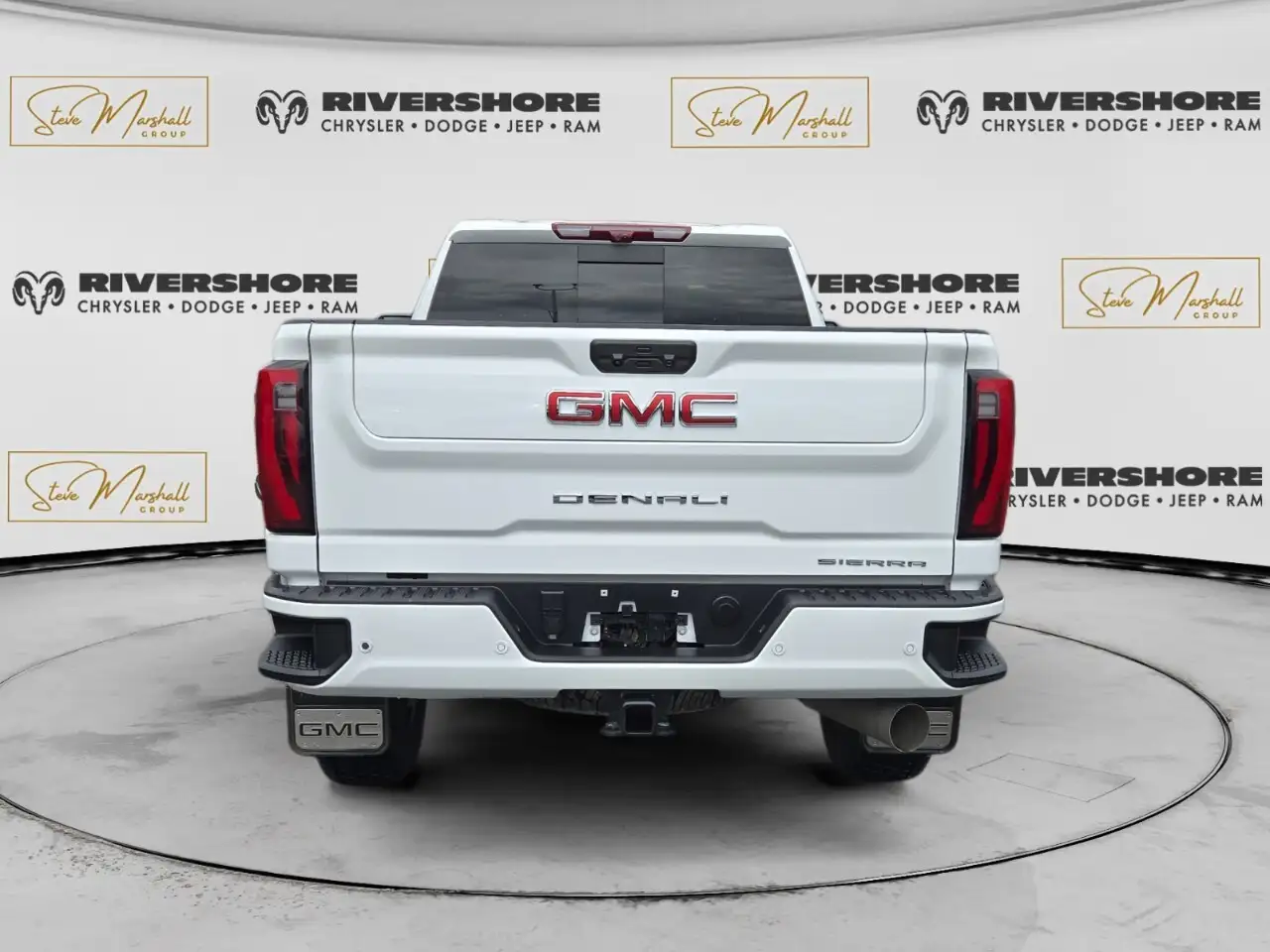 GMC Sierra 3500HD снимка GMC Sierra 3500HD