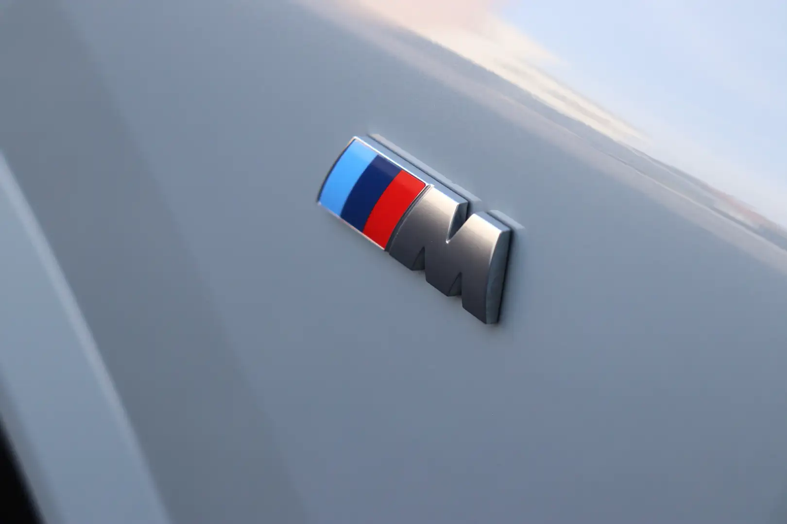 BMW iX2 xDrive30 M-sport - Pano/H&K/AdaptiveLED/HUD/Towbar Grijs - 2