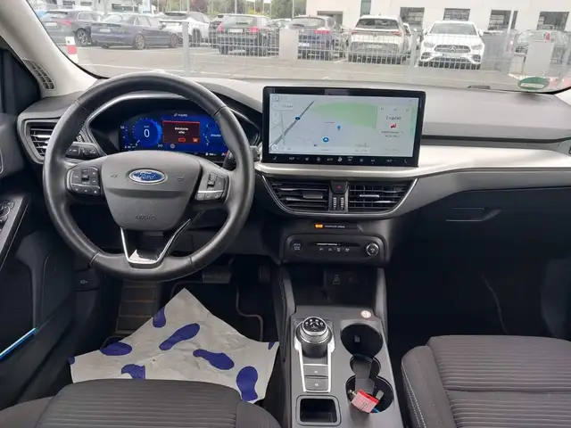 Ford Focus view 10