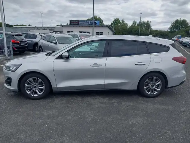 Ford Focus view 5