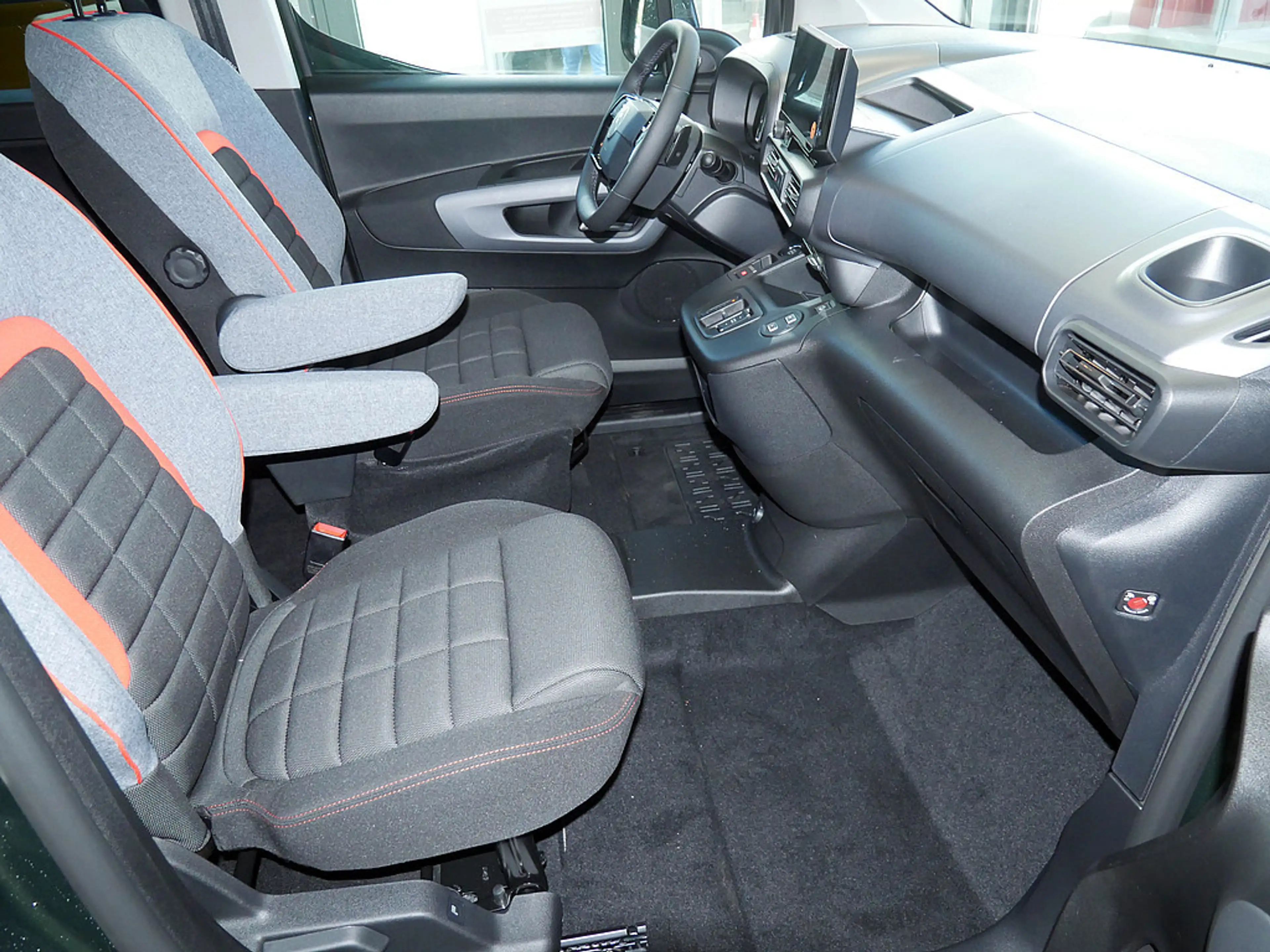Citroen Berlingo M Diesel 130 MAX KAMERA NAVI ACC LED — photo 11