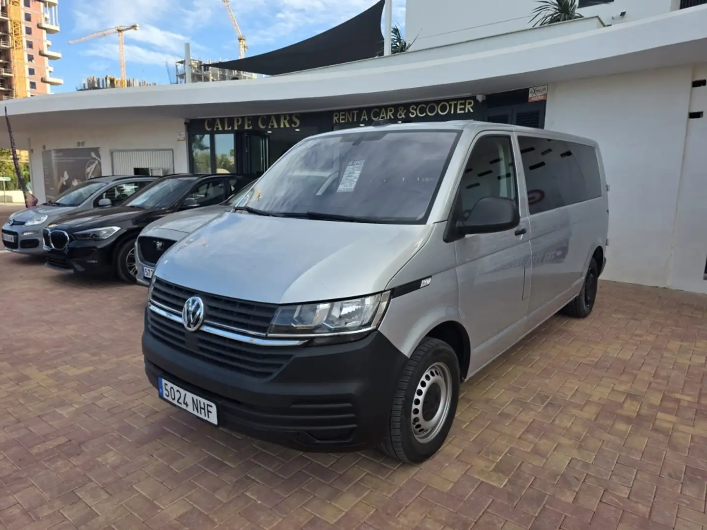 Volkswagen Transporter Kombi 2.0TDI SCR BMT Larga 4M DSG 110k Gris - 1