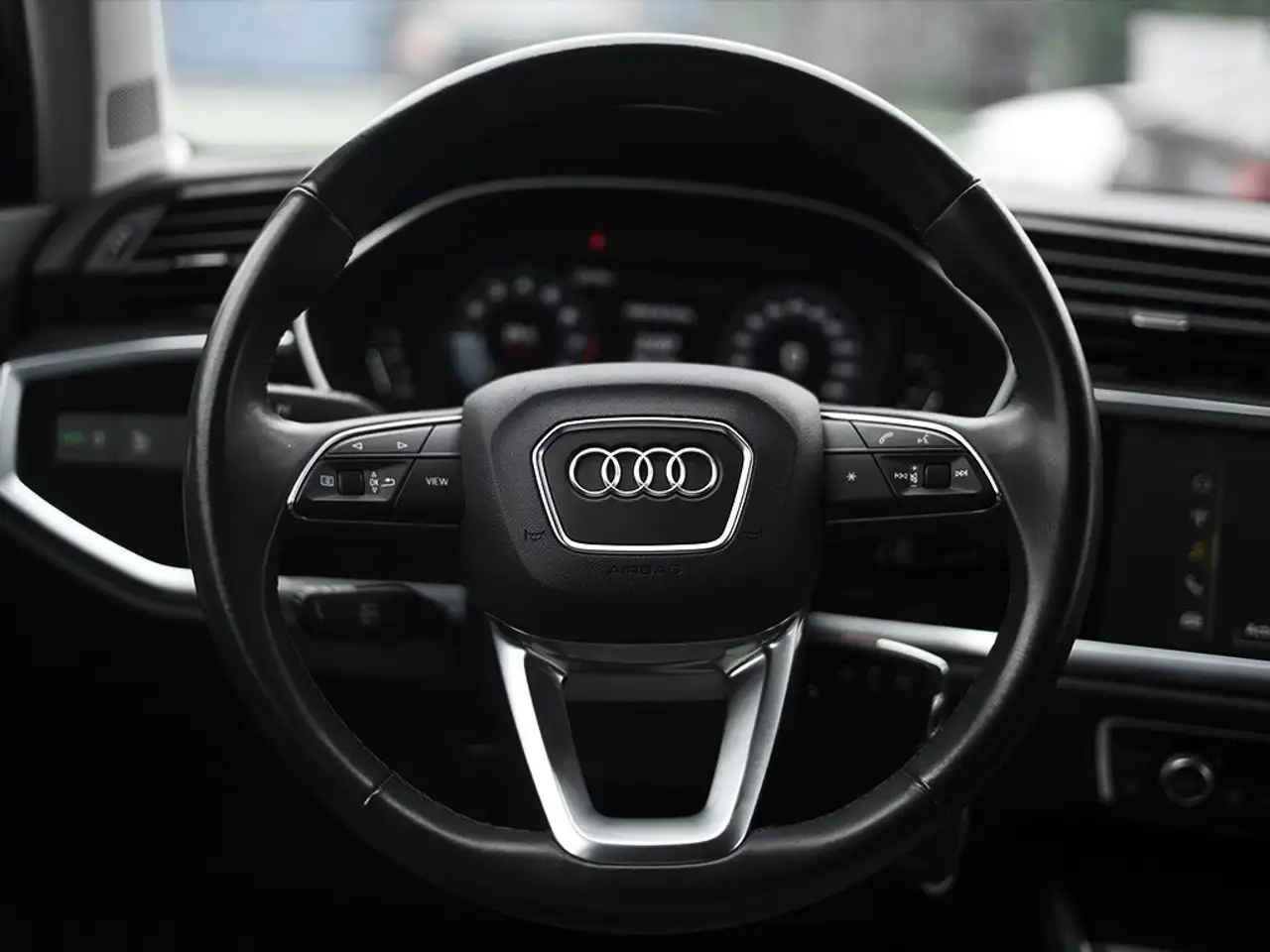 Audi Q3 снимка Audi Q3