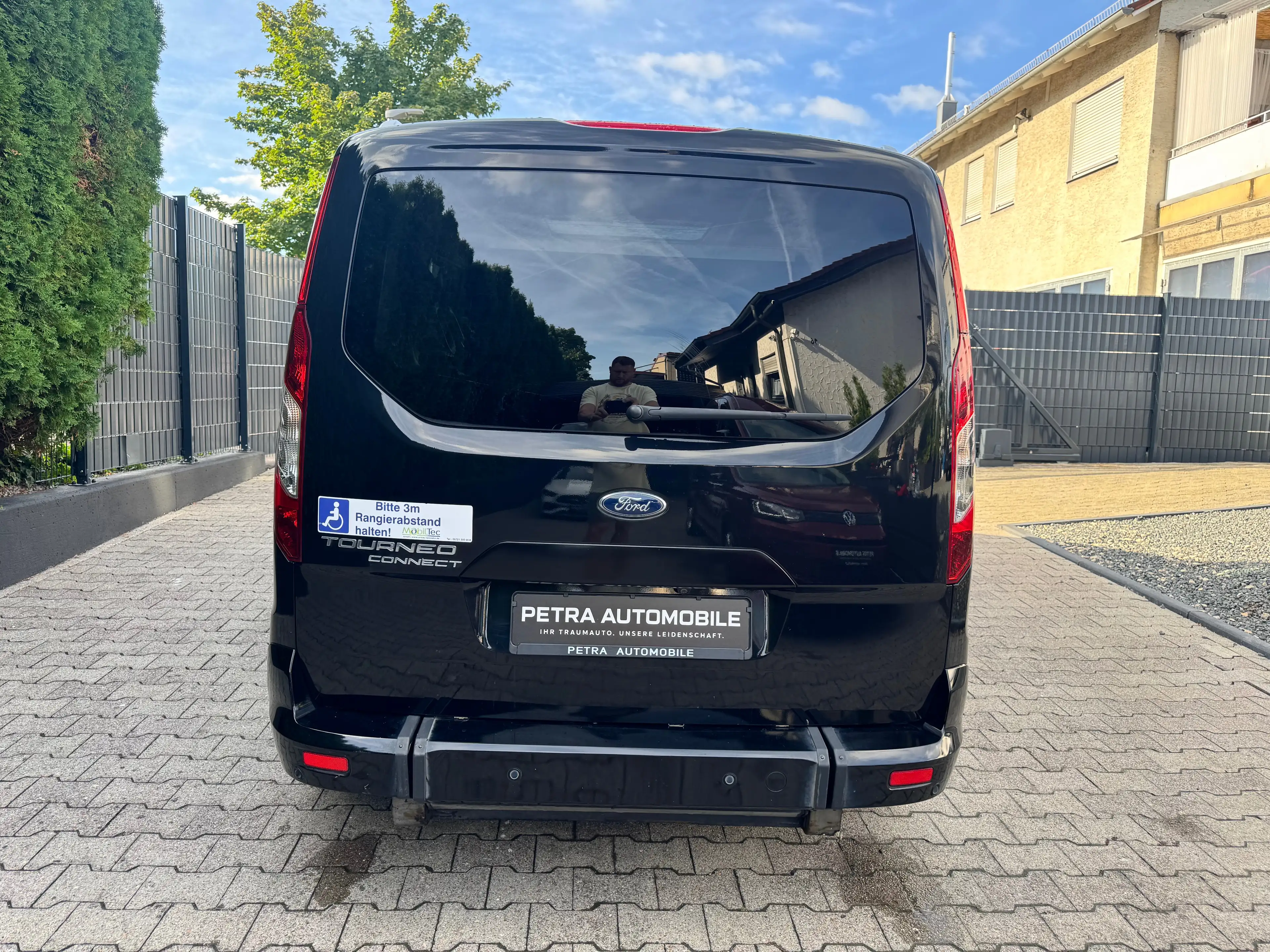 Ford Tourneo Connect Titanium ROLLSTUHL + RAMPE + BEHINDERTERGERECHT +7SITZE + PANORAMA — photo 4