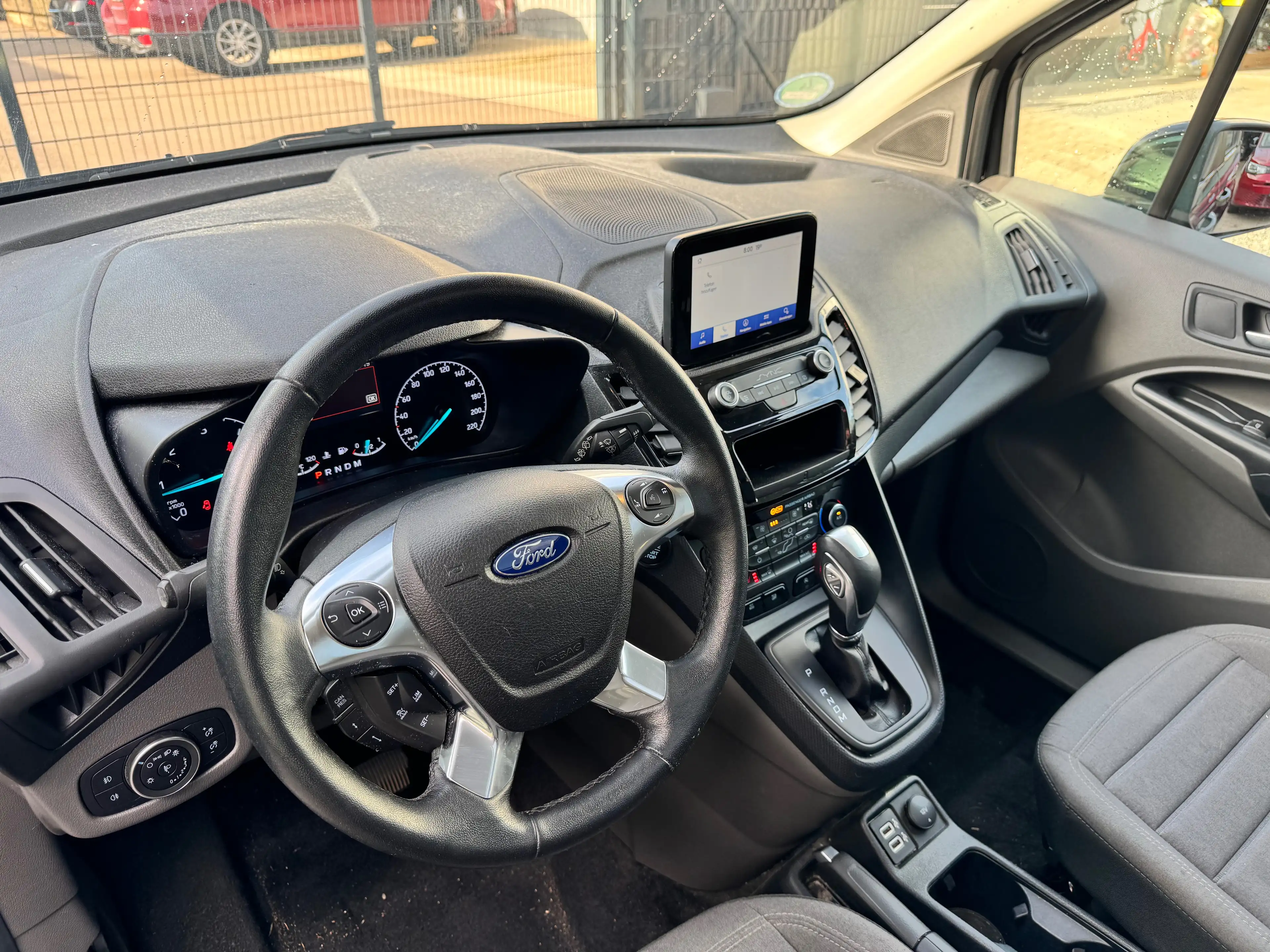 Ford Tourneo Connect Titanium ROLLSTUHL + RAMPE + BEHINDERTERGERECHT +7SITZE + PANORAMA — photo 8