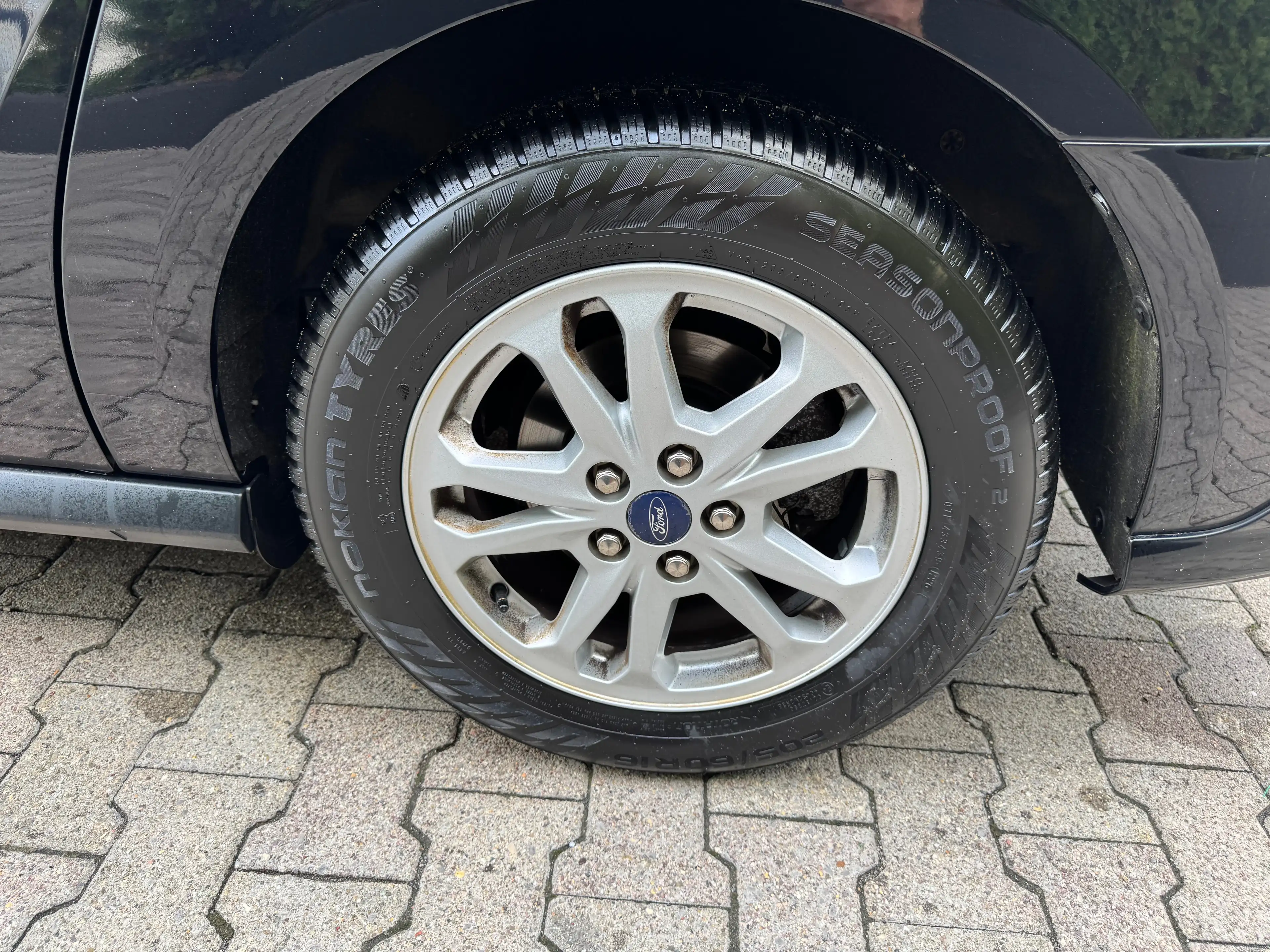 Ford Tourneo Connect Titanium ROLLSTUHL + RAMPE + BEHINDERTERGERECHT +7SITZE + PANORAMA — photo 7