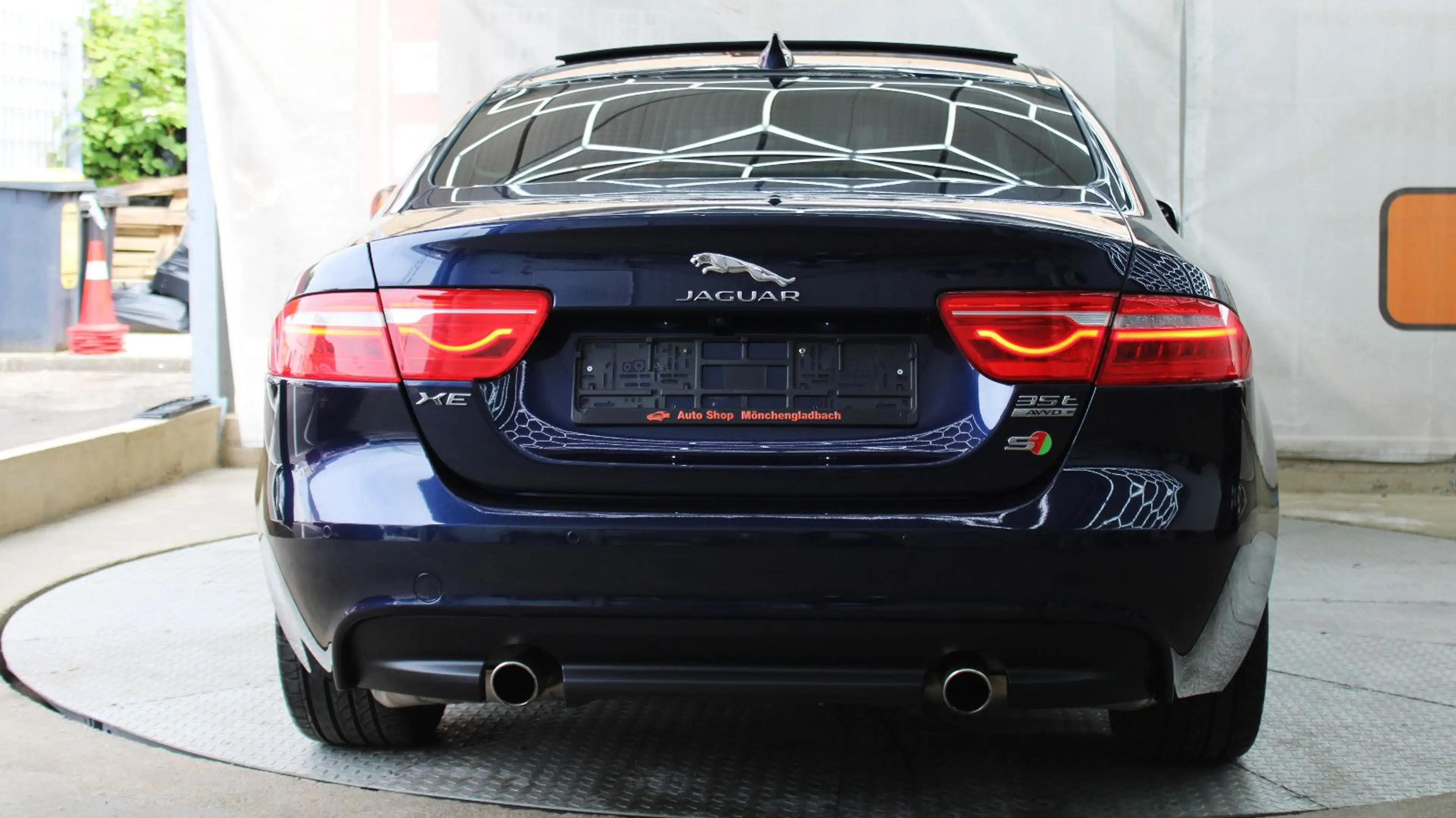 Jaguar XE S Automatik *Tüv&Inspektion Neu*Pano*Meridian — photo 6