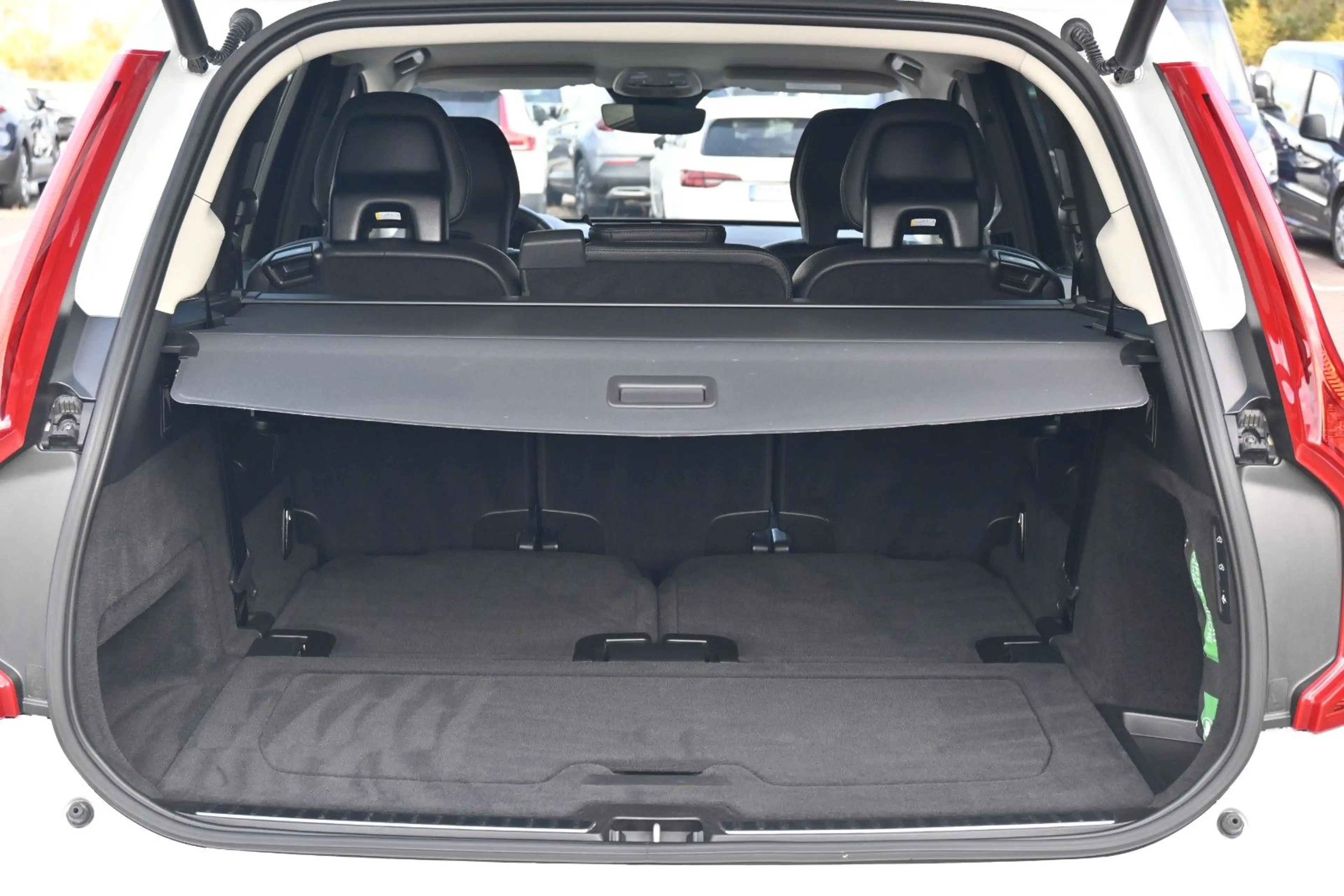 Volvo XC90 B5D AWD Plus Dark*LED*LUFT*STHZ*H&K*AHK — photo 6
