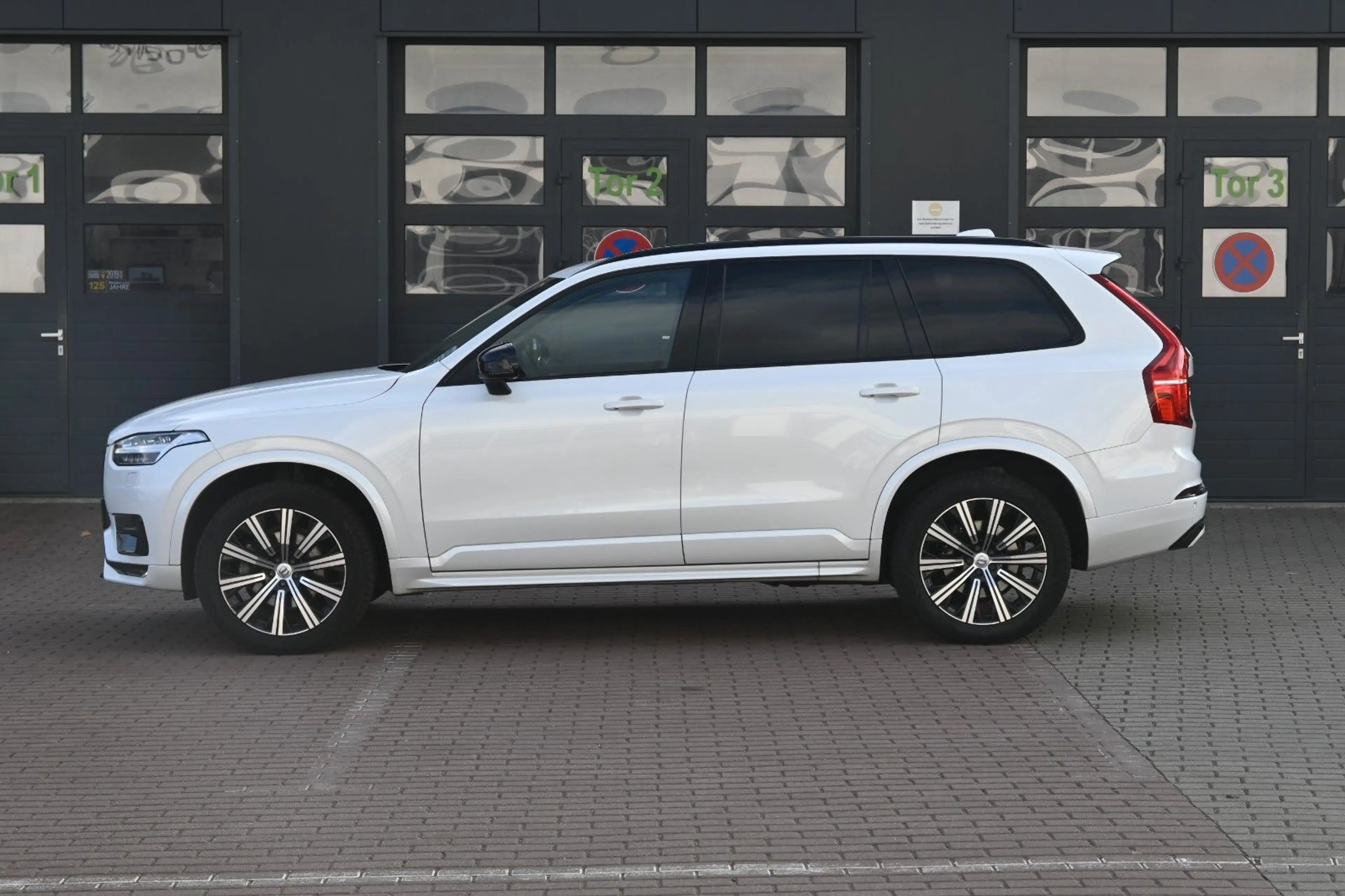 Volvo XC90 B5D AWD Plus Dark*LED*LUFT*STHZ*H&K*AHK — photo 2
