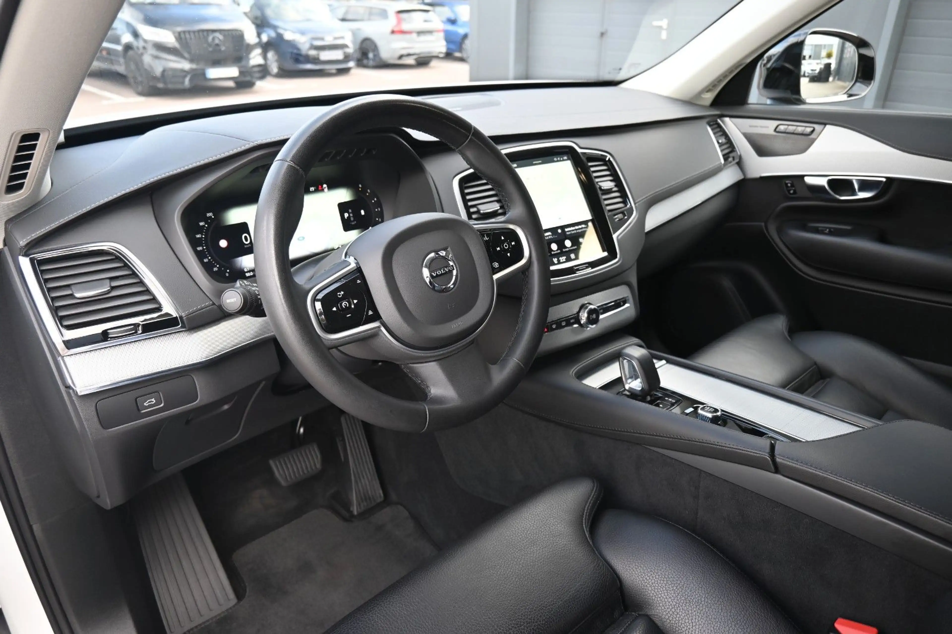 Volvo XC90 B5D AWD Plus Dark*LED*LUFT*STHZ*H&K*AHK — photo 10