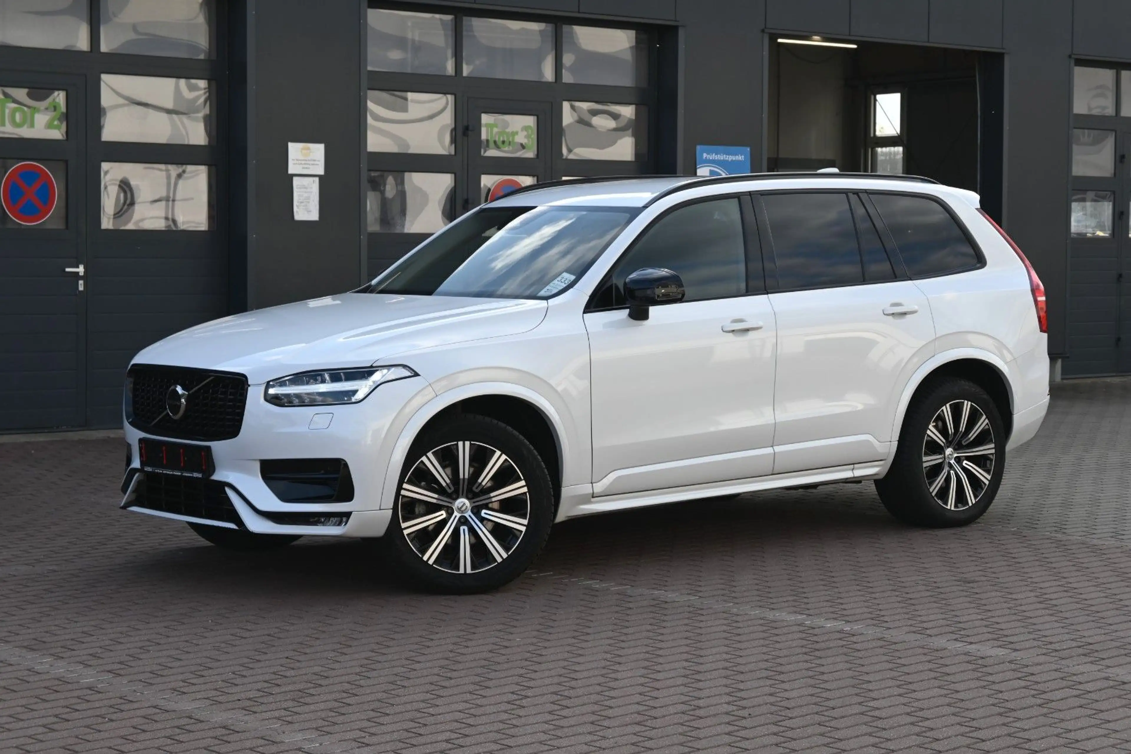 Volvo XC90 B5D AWD Plus Dark*LED*LUFT*STHZ*H&K*AHK