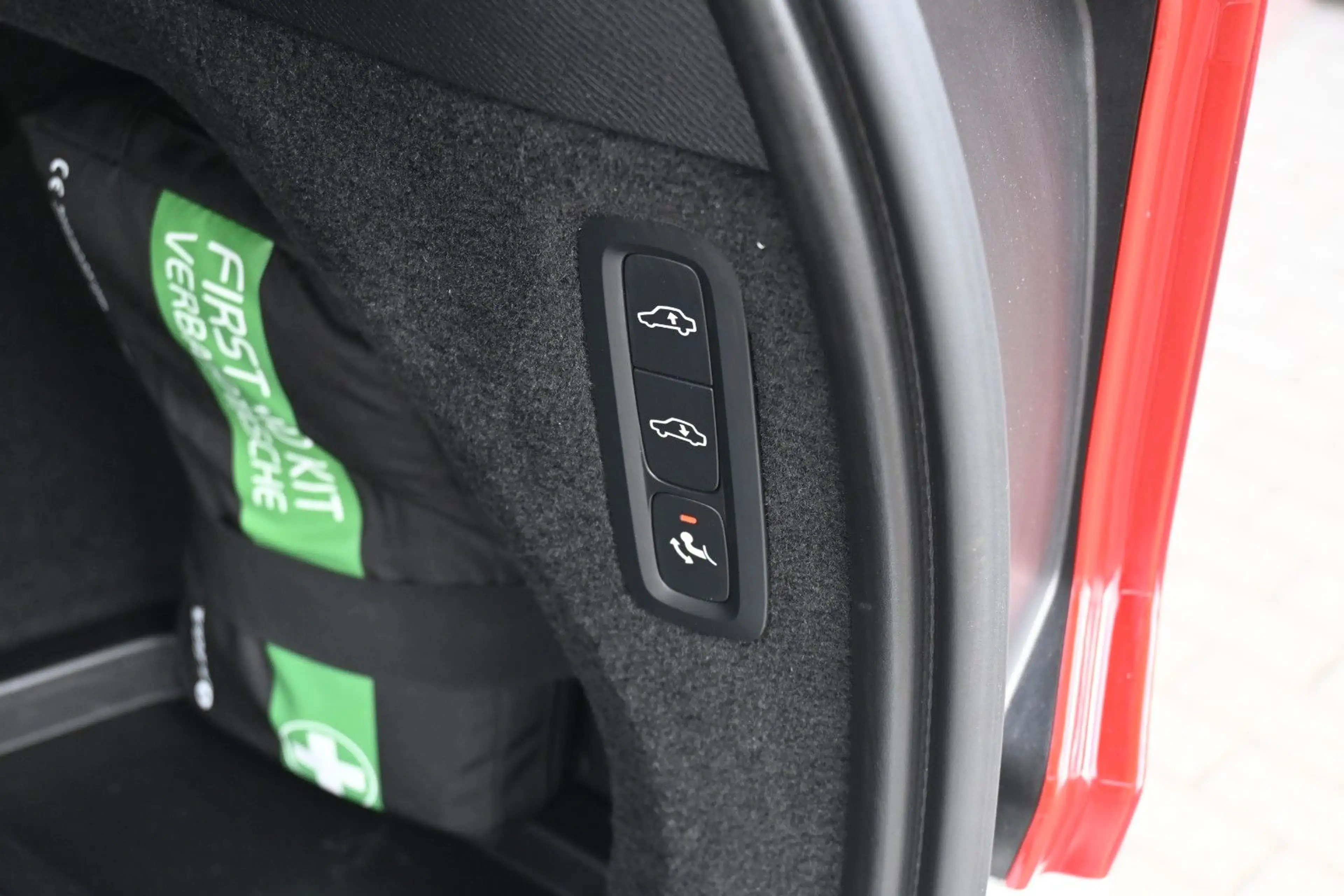 Volvo XC90 B5D AWD Plus Dark*LED*LUFT*STHZ*H&K*AHK — photo 7