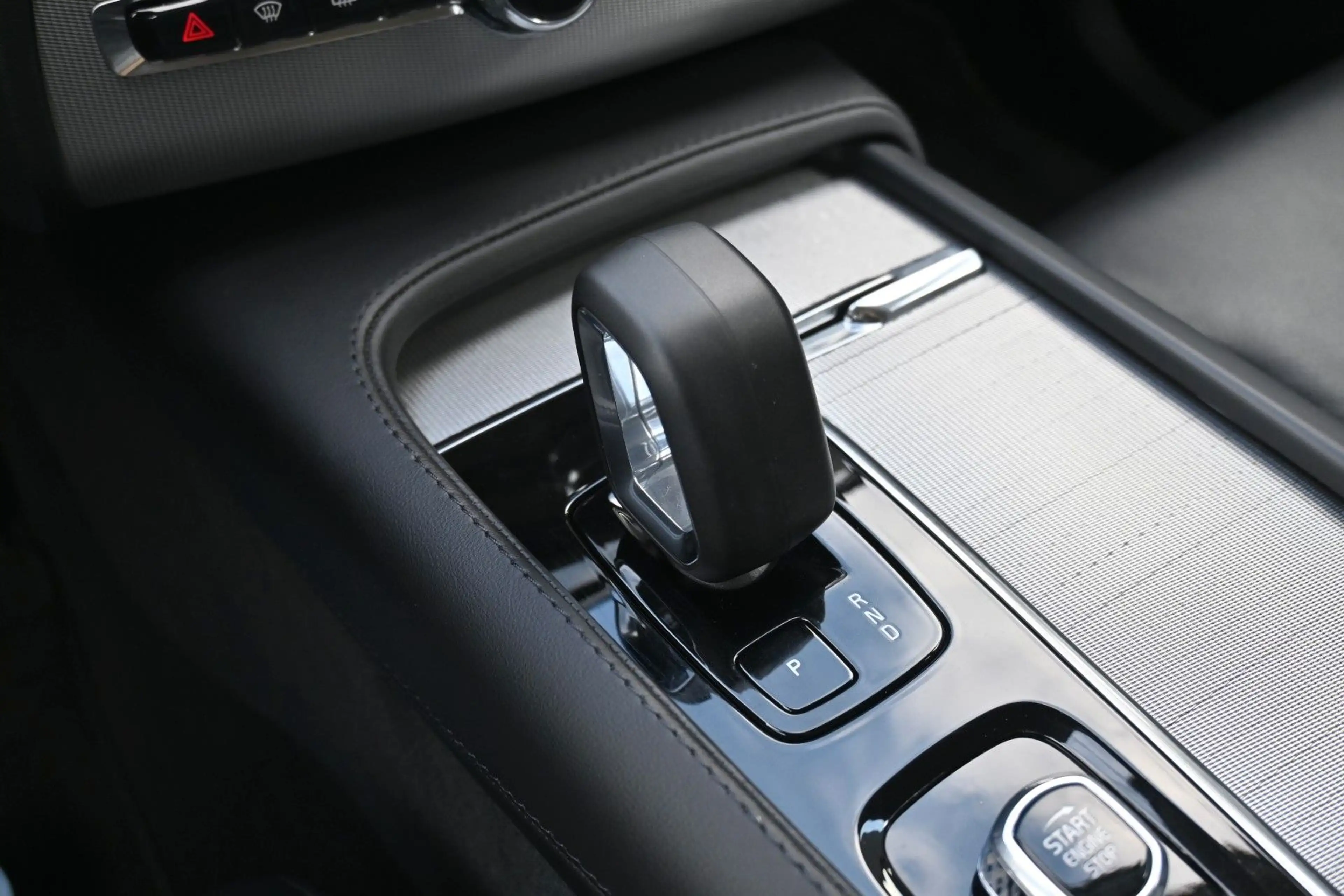 Volvo XC90 B5D AWD Plus Dark*LED*LUFT*STHZ*H&K*AHK — photo 20