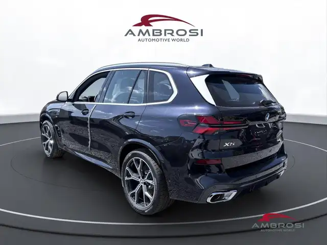 BMW X5 view 4