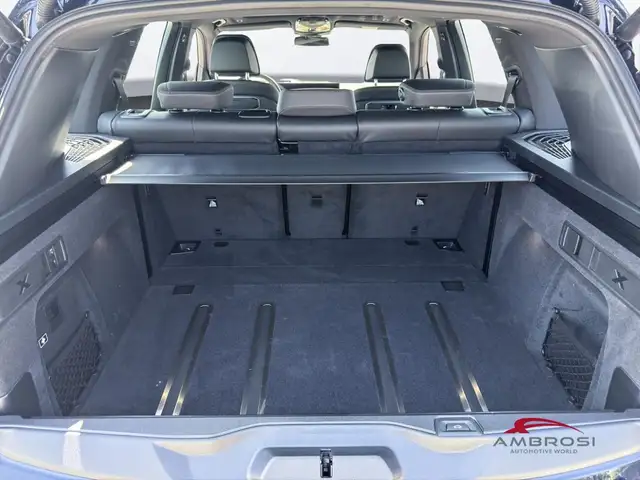 BMW X5 view 9
