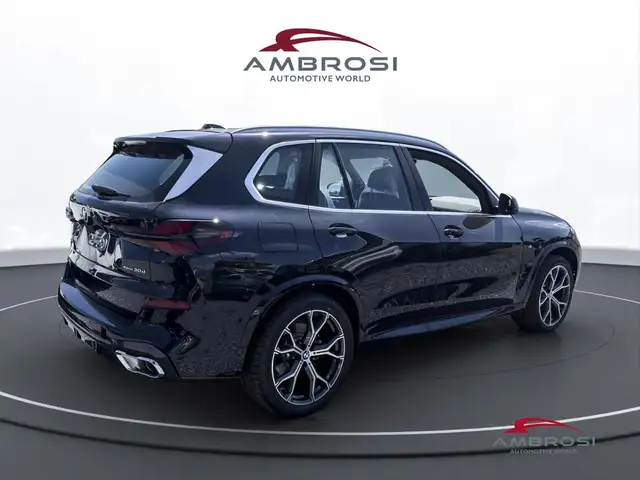 BMW X5 view 3