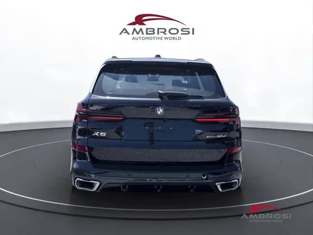 BMW X5 view 8
