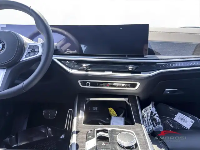 BMW X5 view 16