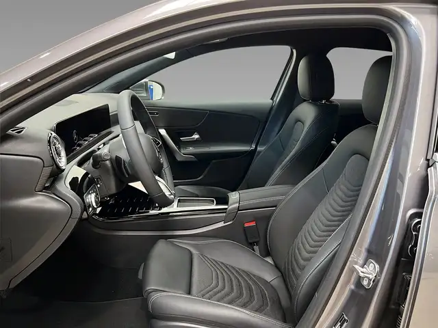 Mercedes-Benz A view 8