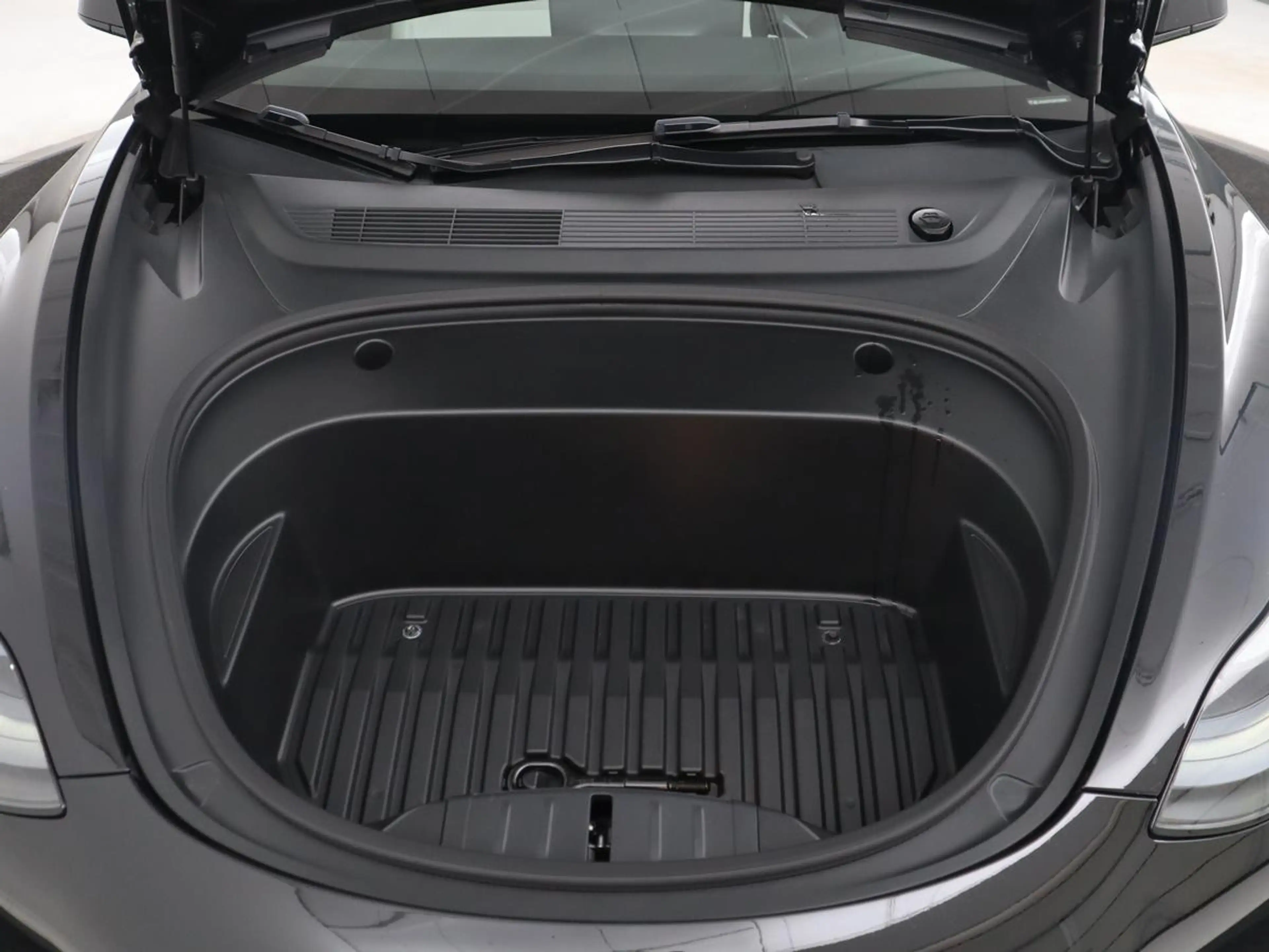 Tesla Model 3 Standard RWD Plus 60 kWh | SOH 91,8 % | Panoramada — photo 34