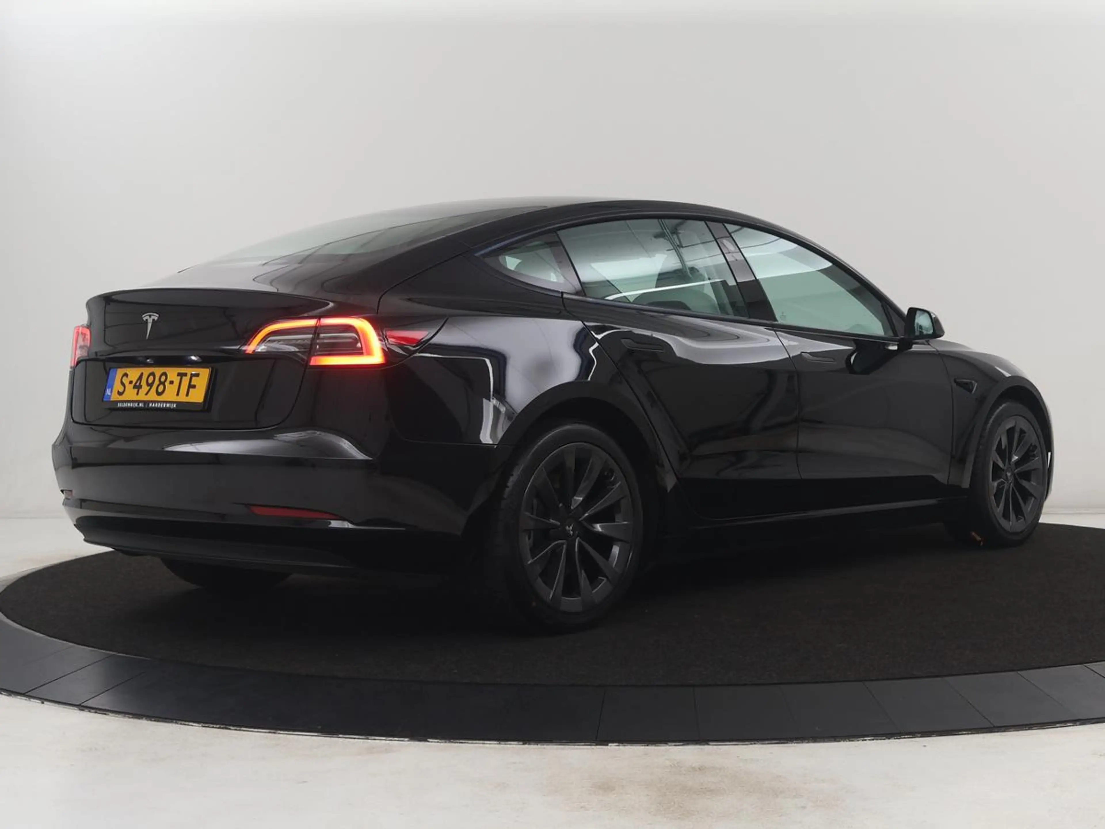 Tesla Model 3 Standard RWD Plus 60 kWh | SOH 91,8 % | Panoramada — photo 39