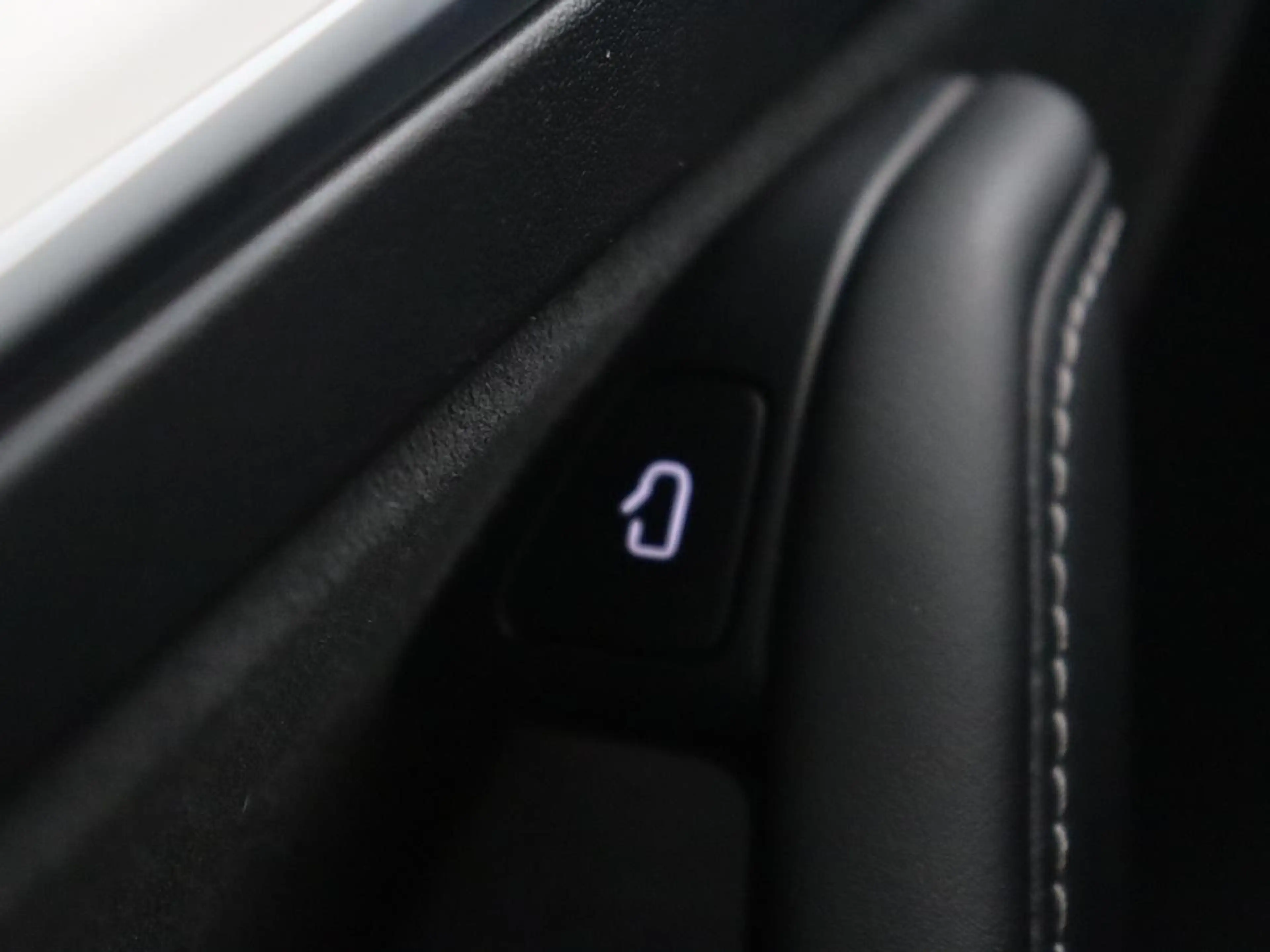 Tesla Model 3 Standard RWD Plus 60 kWh | SOH 91,8 % | Panoramada — photo 37