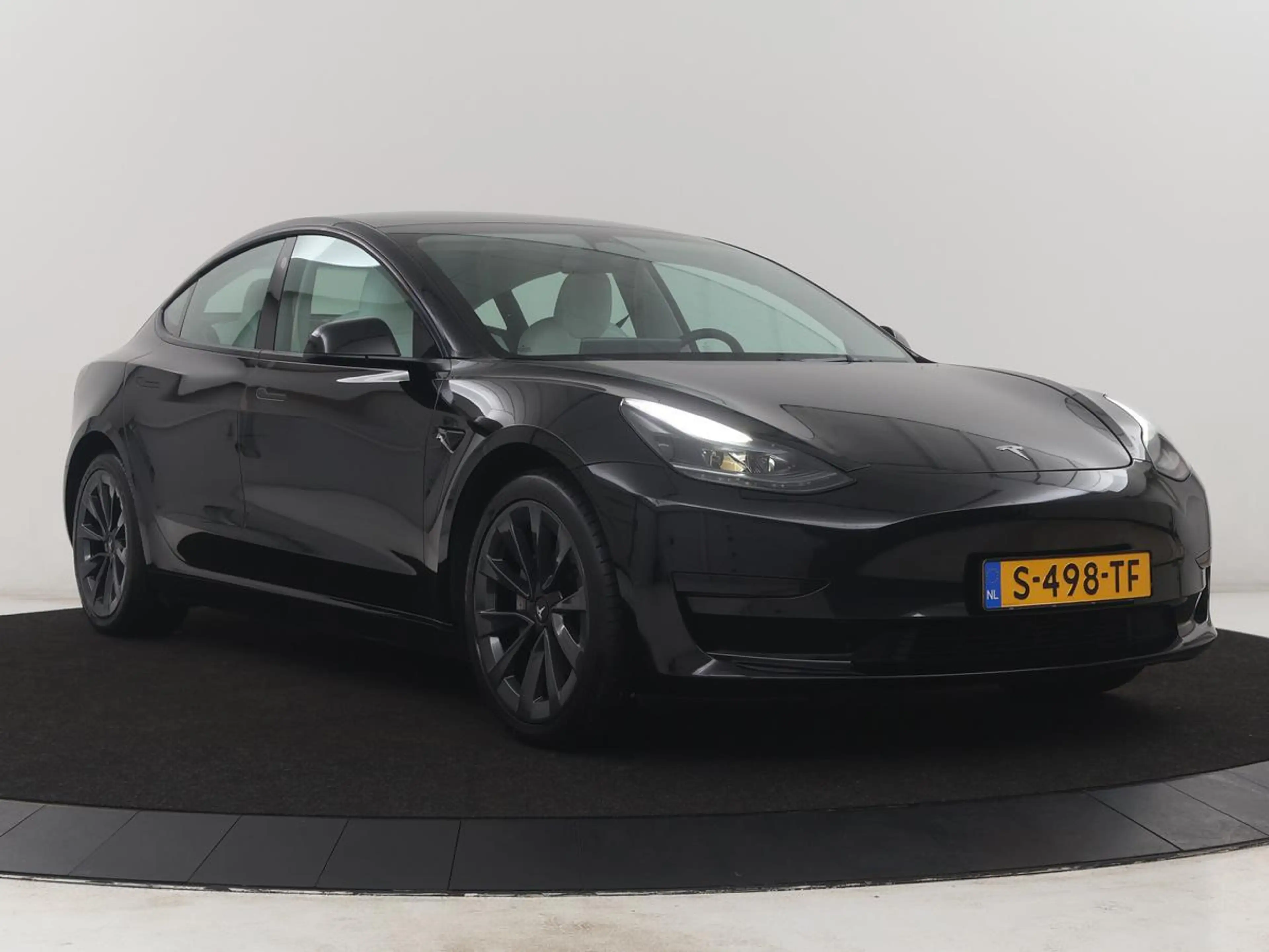 Tesla Model 3 Standard RWD Plus 60 kWh | SOH 91,8 % | Panoramada — photo 40
