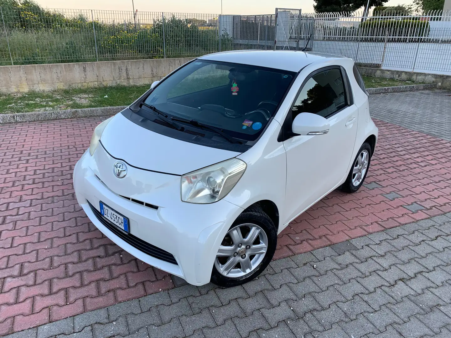 Toyota iQ iQ 1.0 - 1