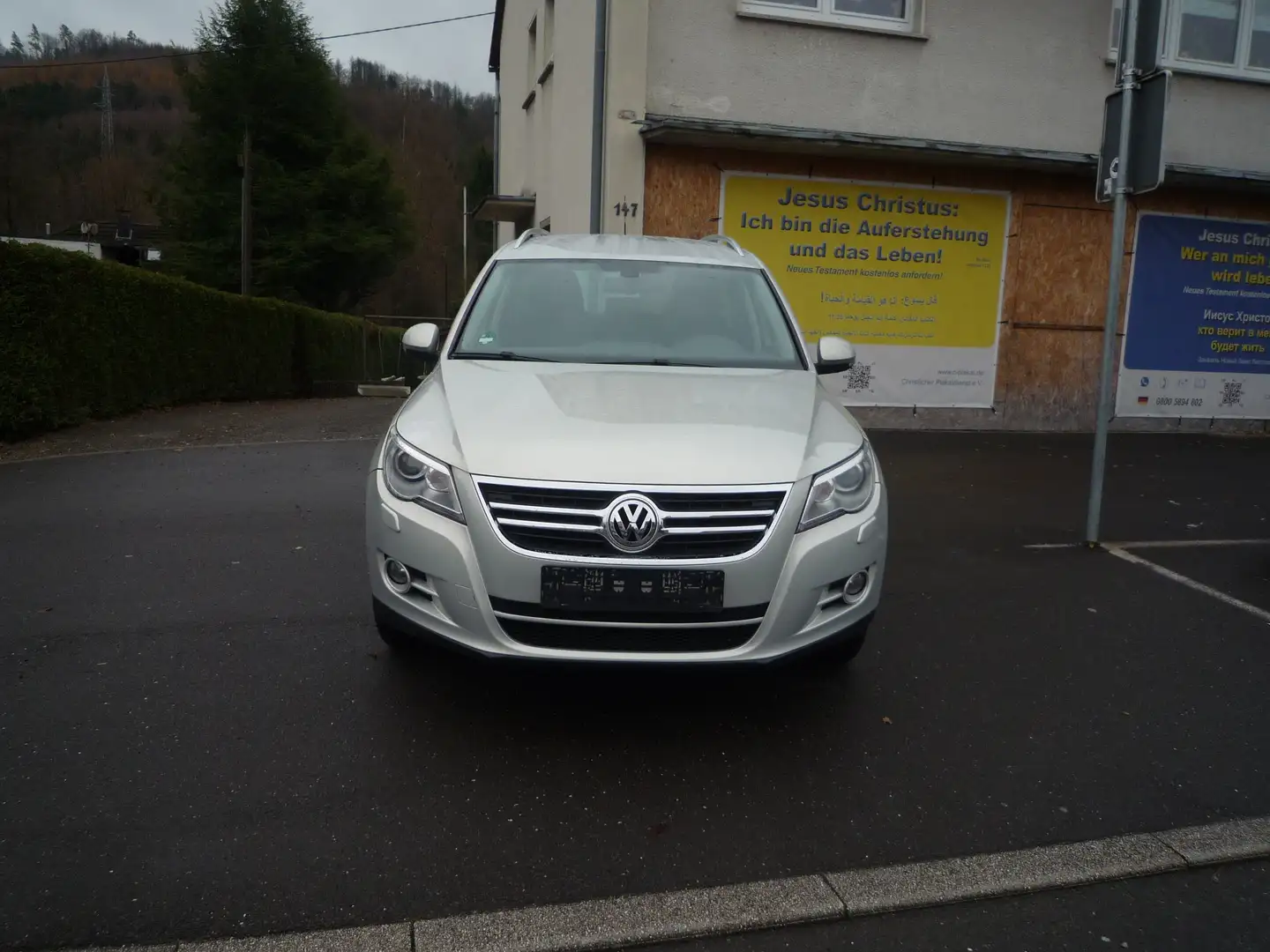 Volkswagen Tiguan Sport Allrad Grau - 2