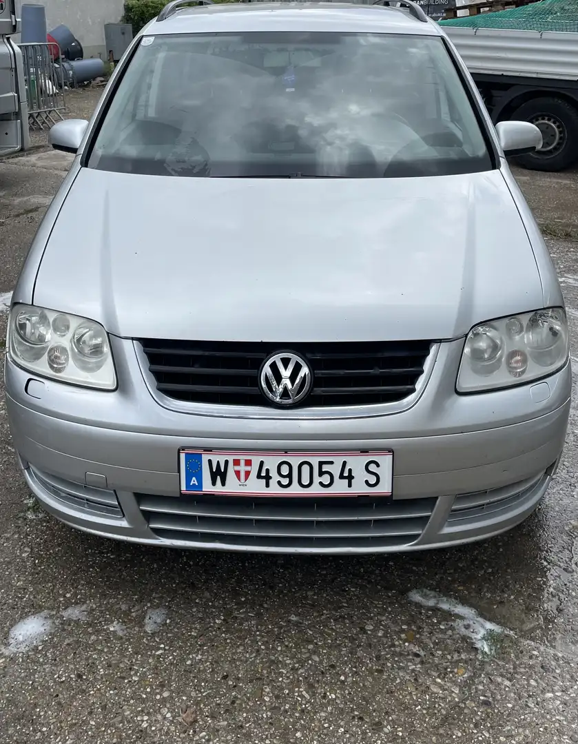 Volkswagen Touran 1.9 TDI Highline - 1