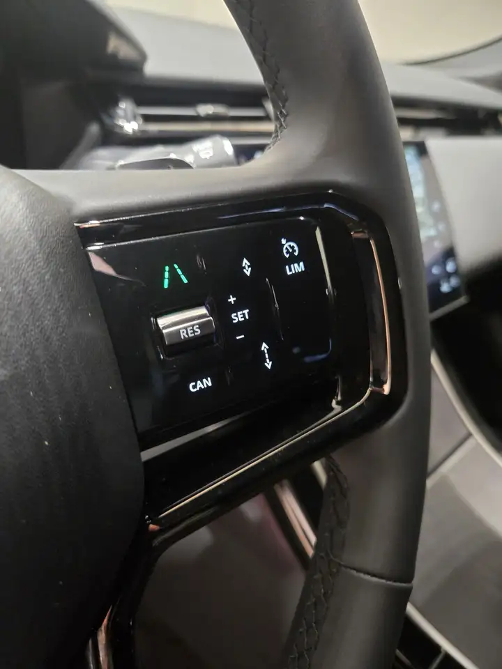 Land Rover Range Rover Velar 2026 — фото 13